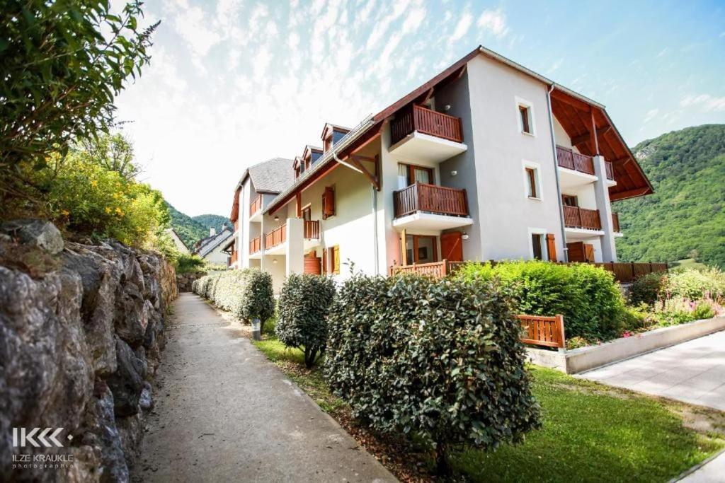 Appartement avec vue sur les montagnes - Au calme et proche du centre ville