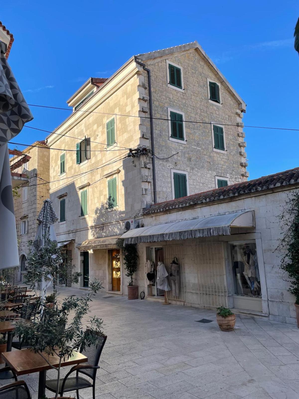 Hotel Apartments Kalalarga Deluxe - Image 1