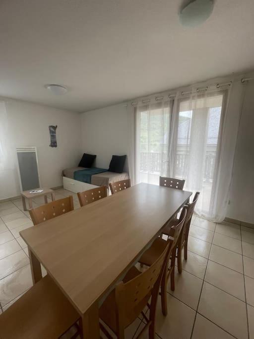 Appartement avec vue sur les montagnes - Au calme et proche du centre ville