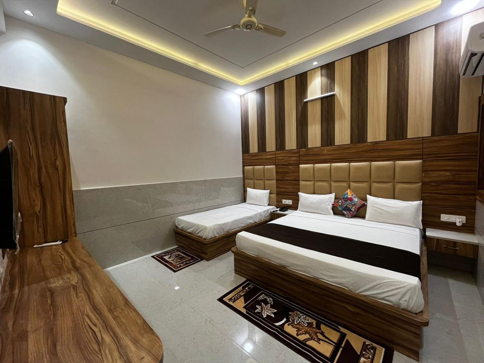 Taj Nice Partner By Trippizo