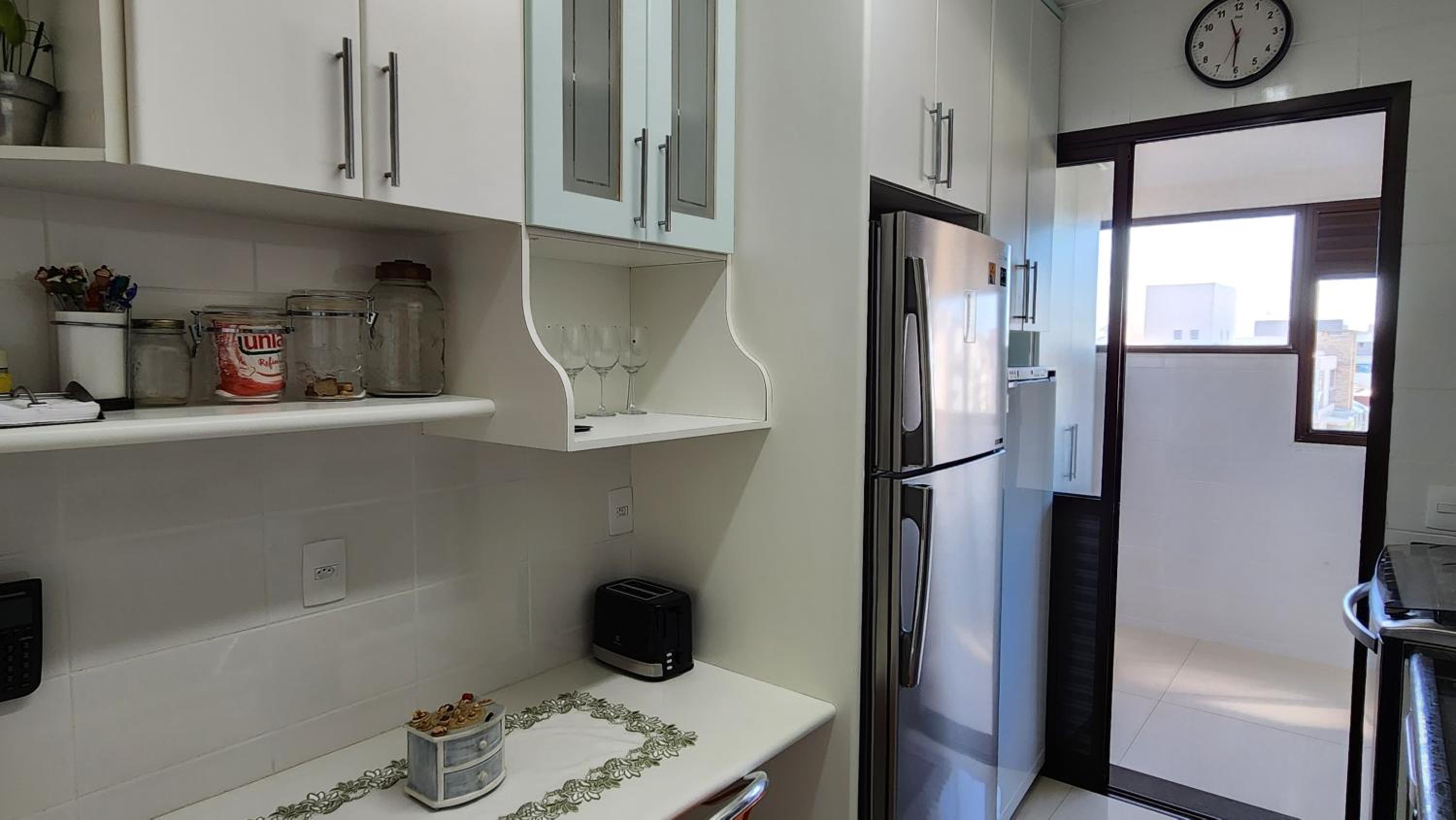 Apartamento de 3 Suítes Perto da Praia com Vista ao Mar na Riviera