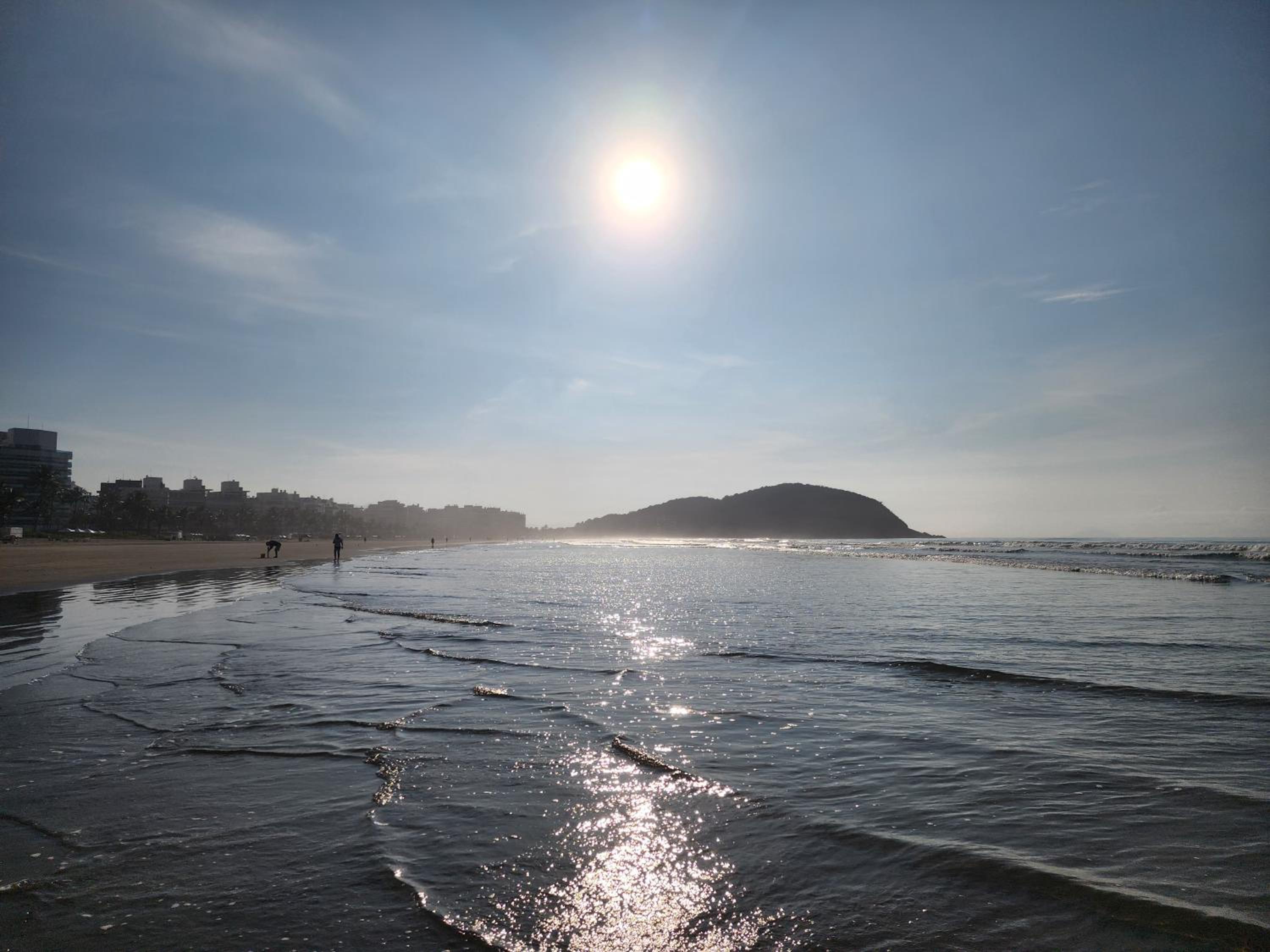 Apartamento de 3 Suítes Perto da Praia com Vista ao Mar na Riviera