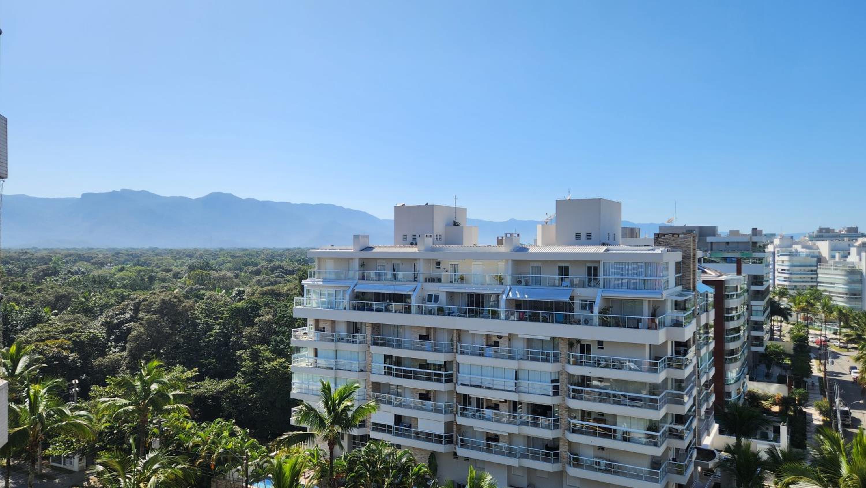 Apartamento de 3 Suítes Perto da Praia com Vista ao Mar na Riviera
