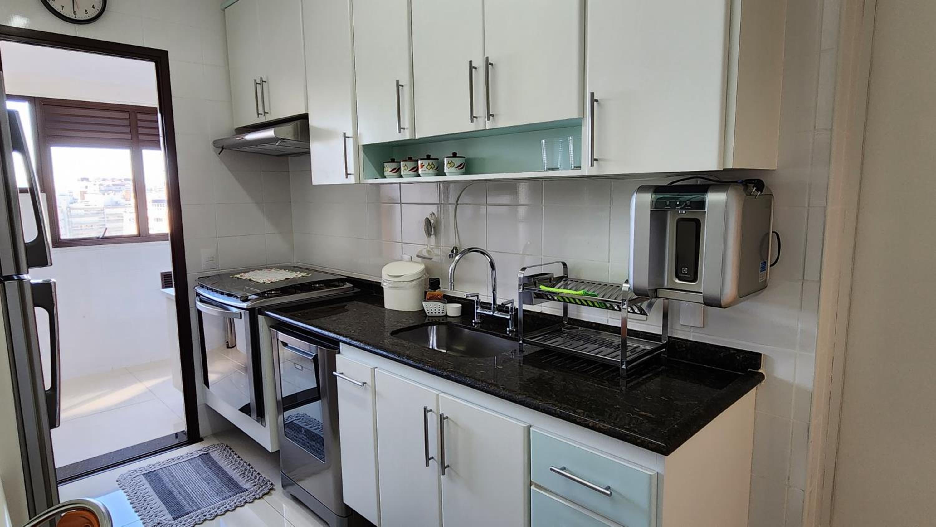 Apartamento de 3 Suítes Perto da Praia com Vista ao Mar na Riviera