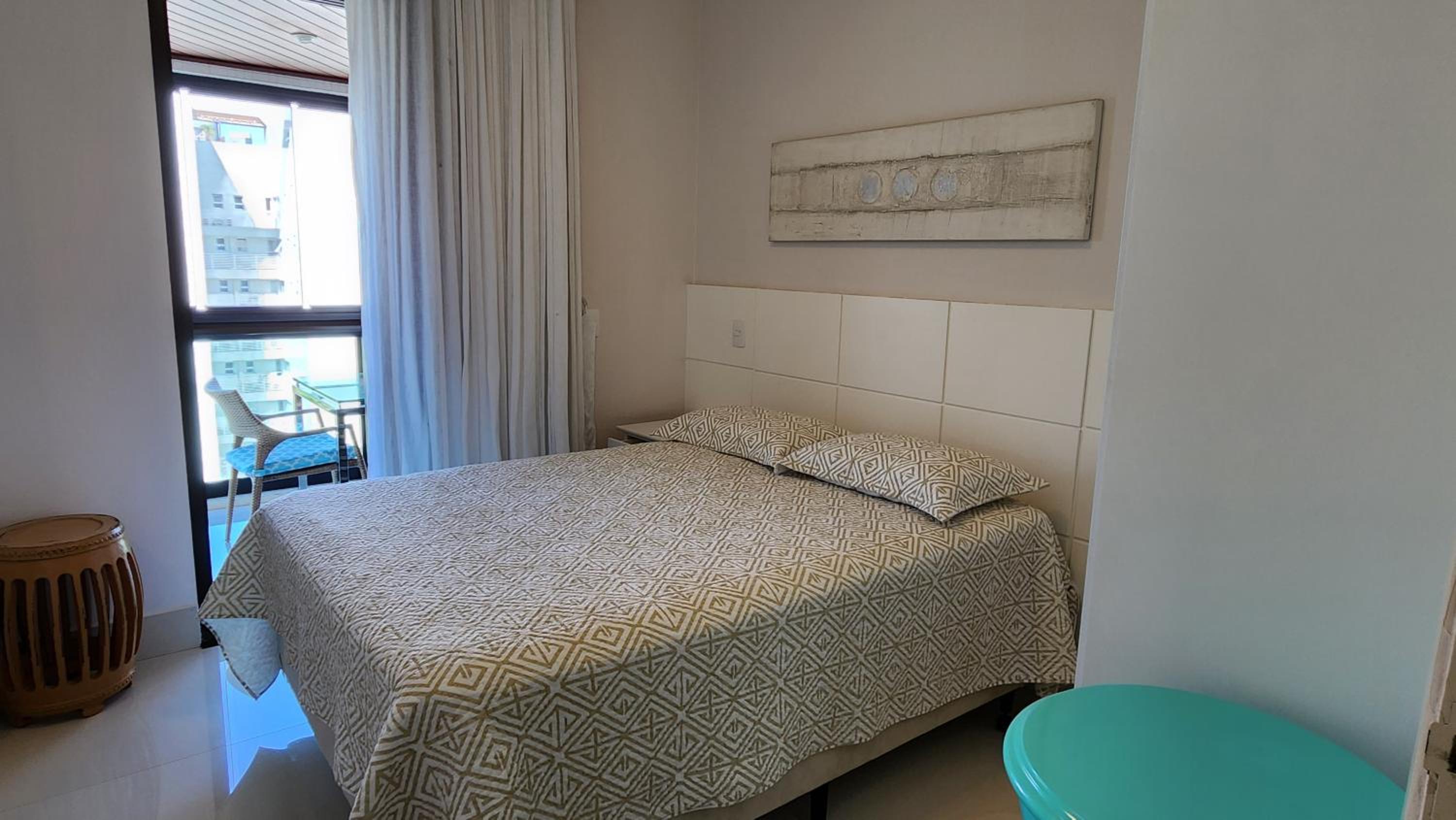 Apartamento de 3 Suítes Perto da Praia com Vista ao Mar na Riviera