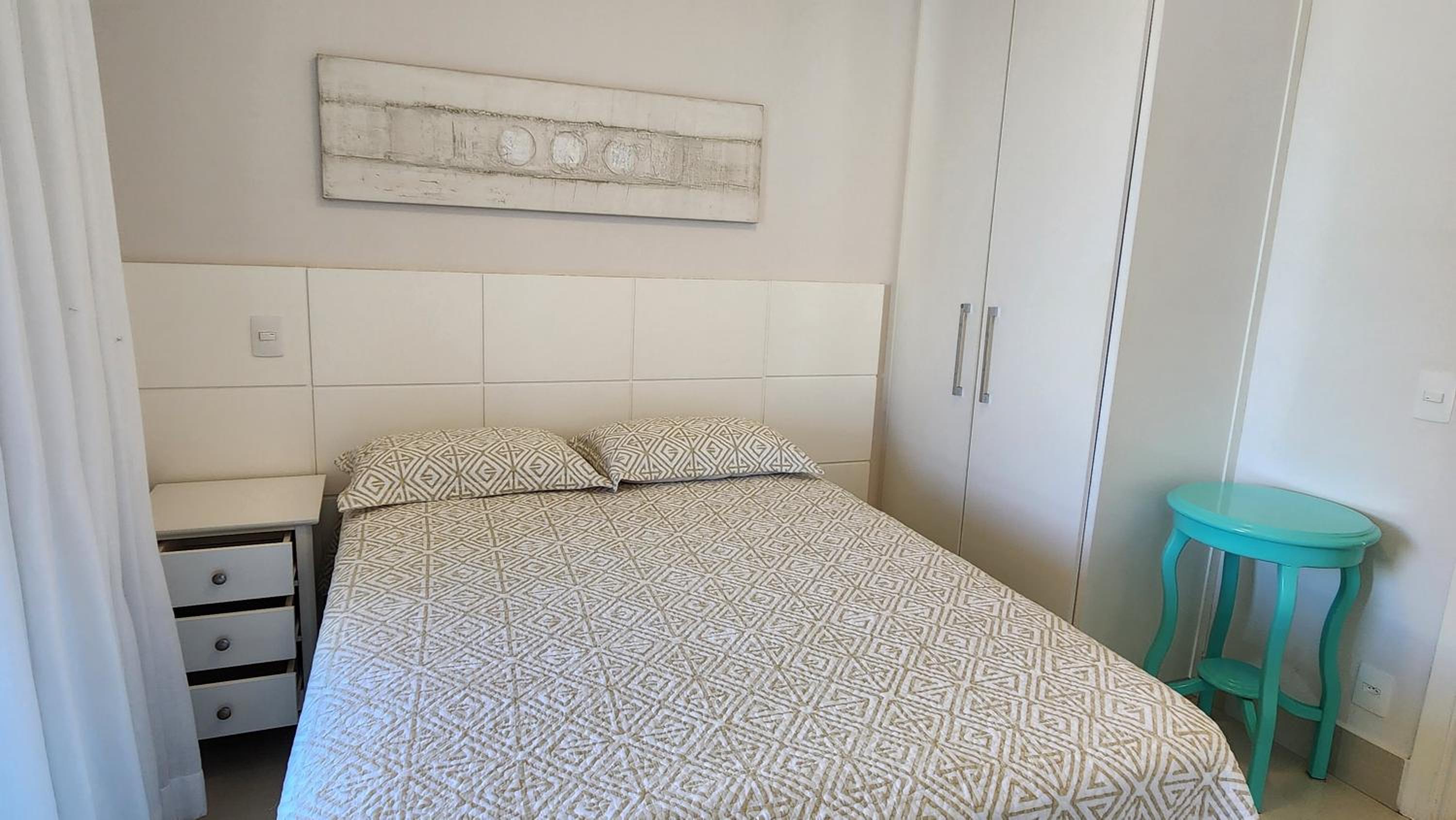 Apartamento de 3 Suítes Perto da Praia com Vista ao Mar na Riviera