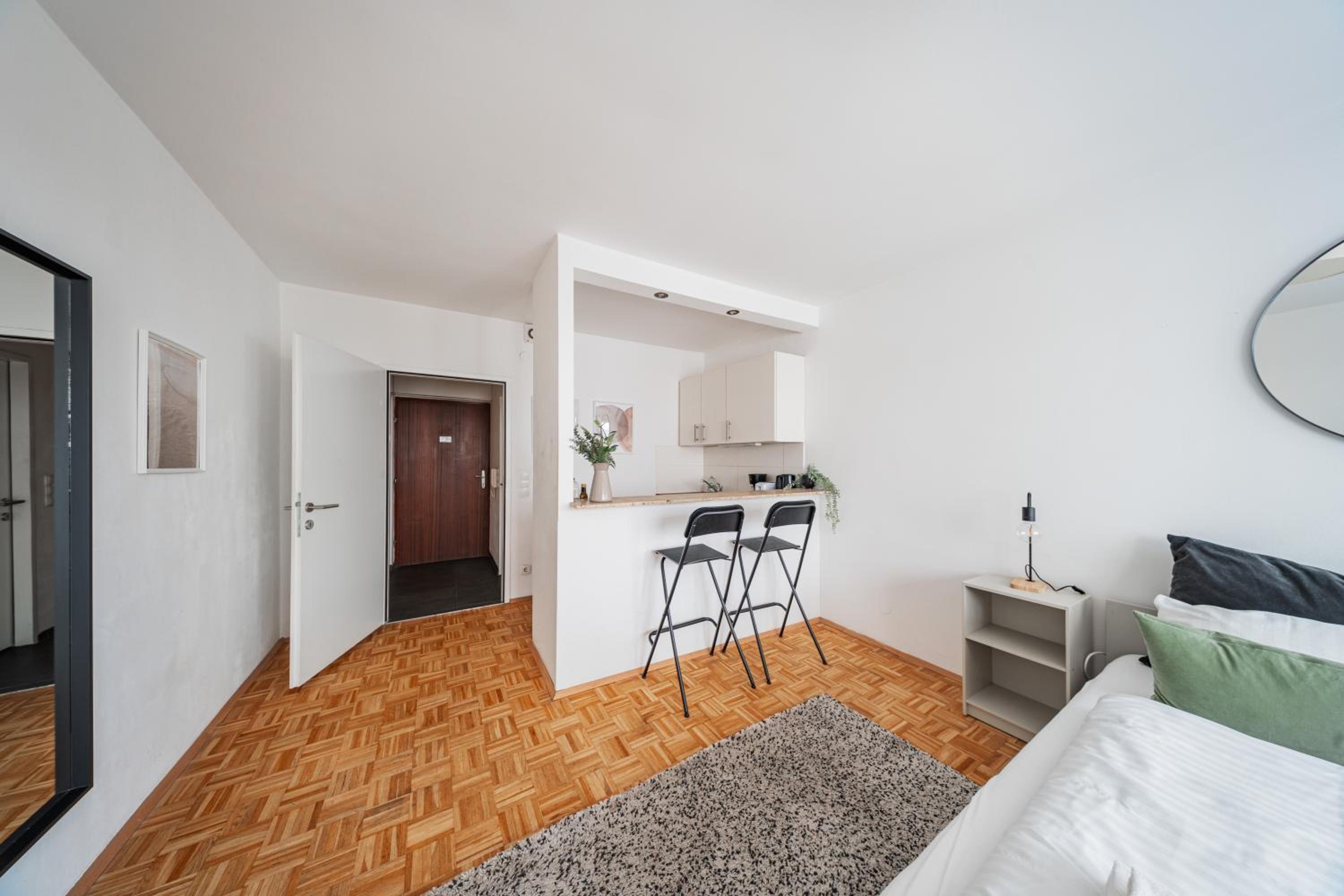 Studio next to Karlskirche