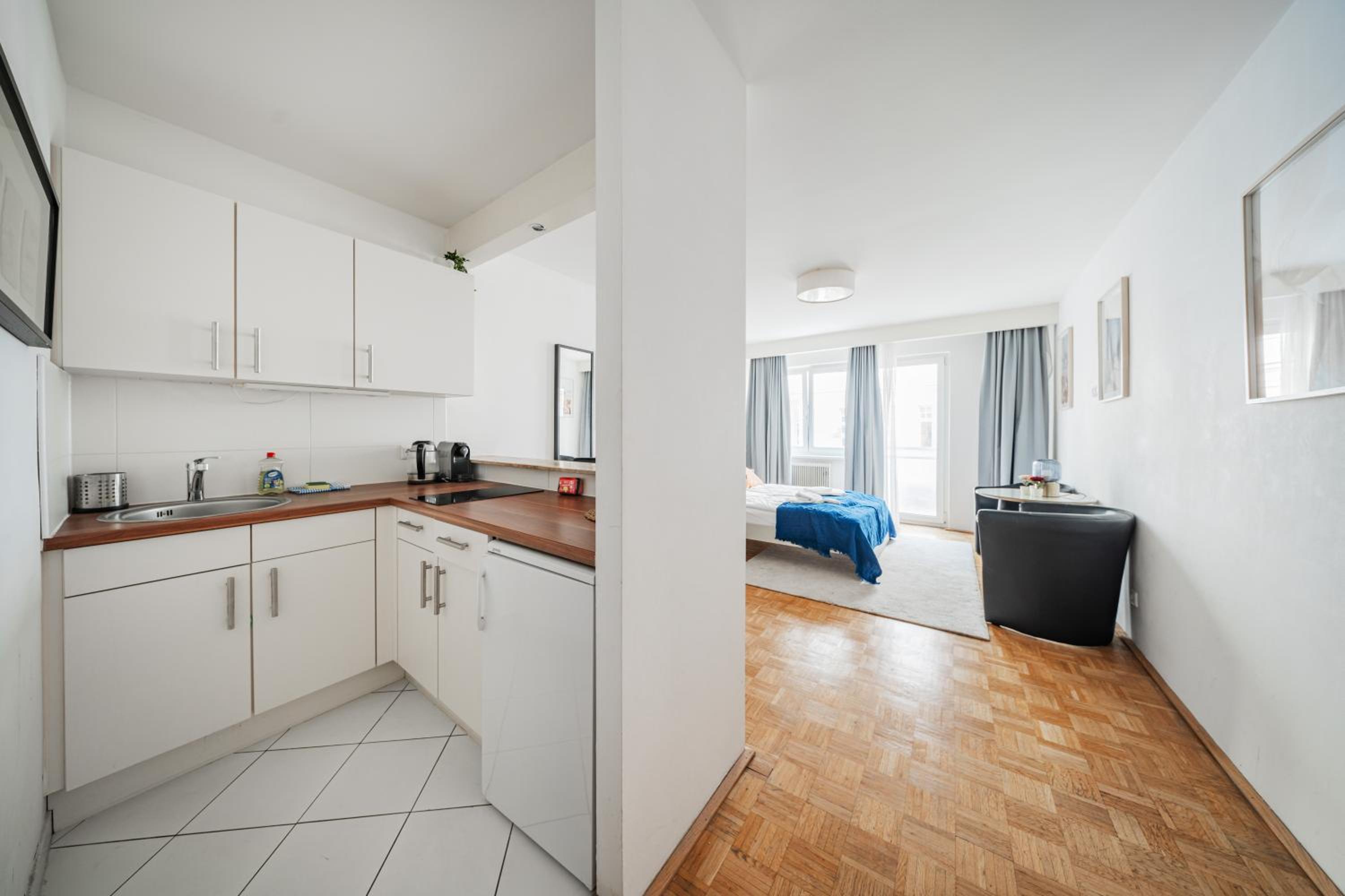 Studio next to Karlskirche