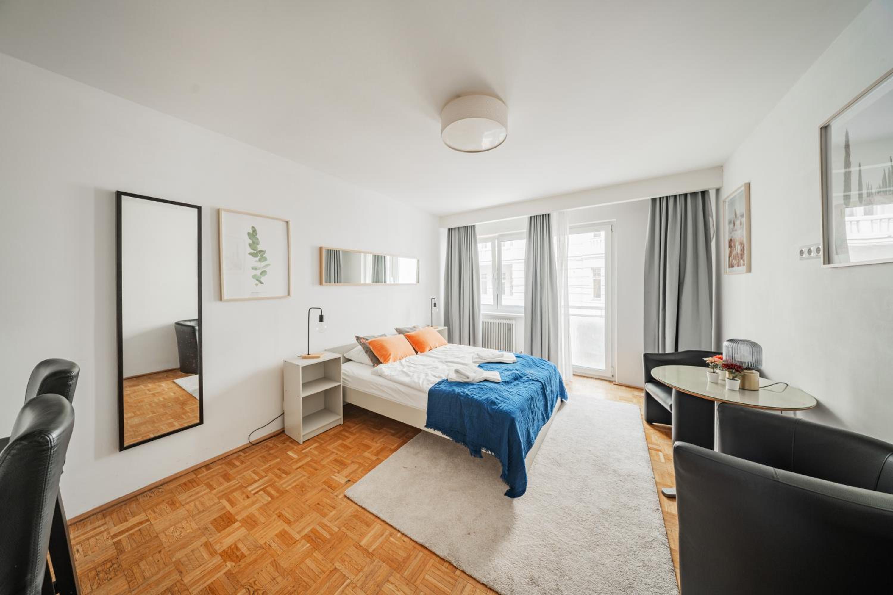 Studio next to Karlskirche