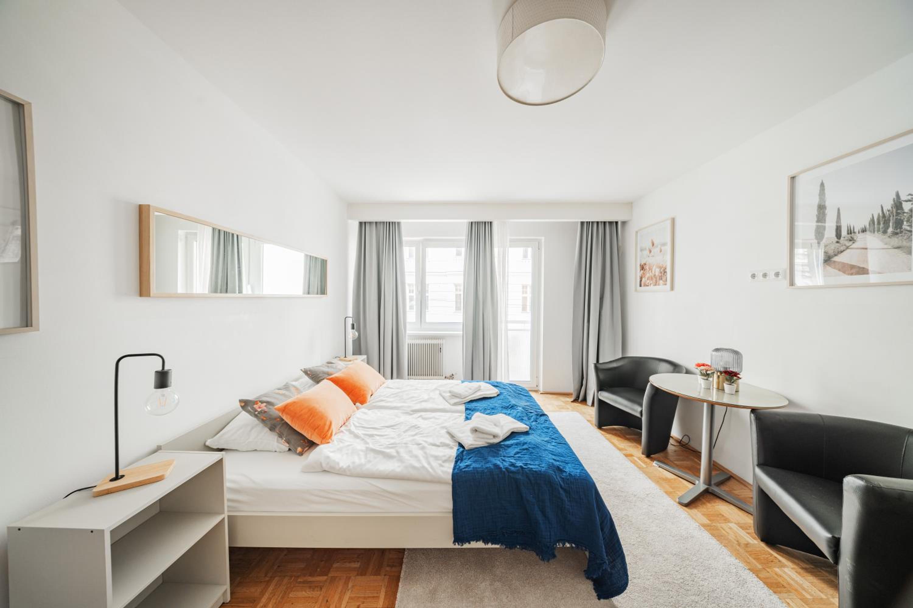 Studio next to Karlskirche