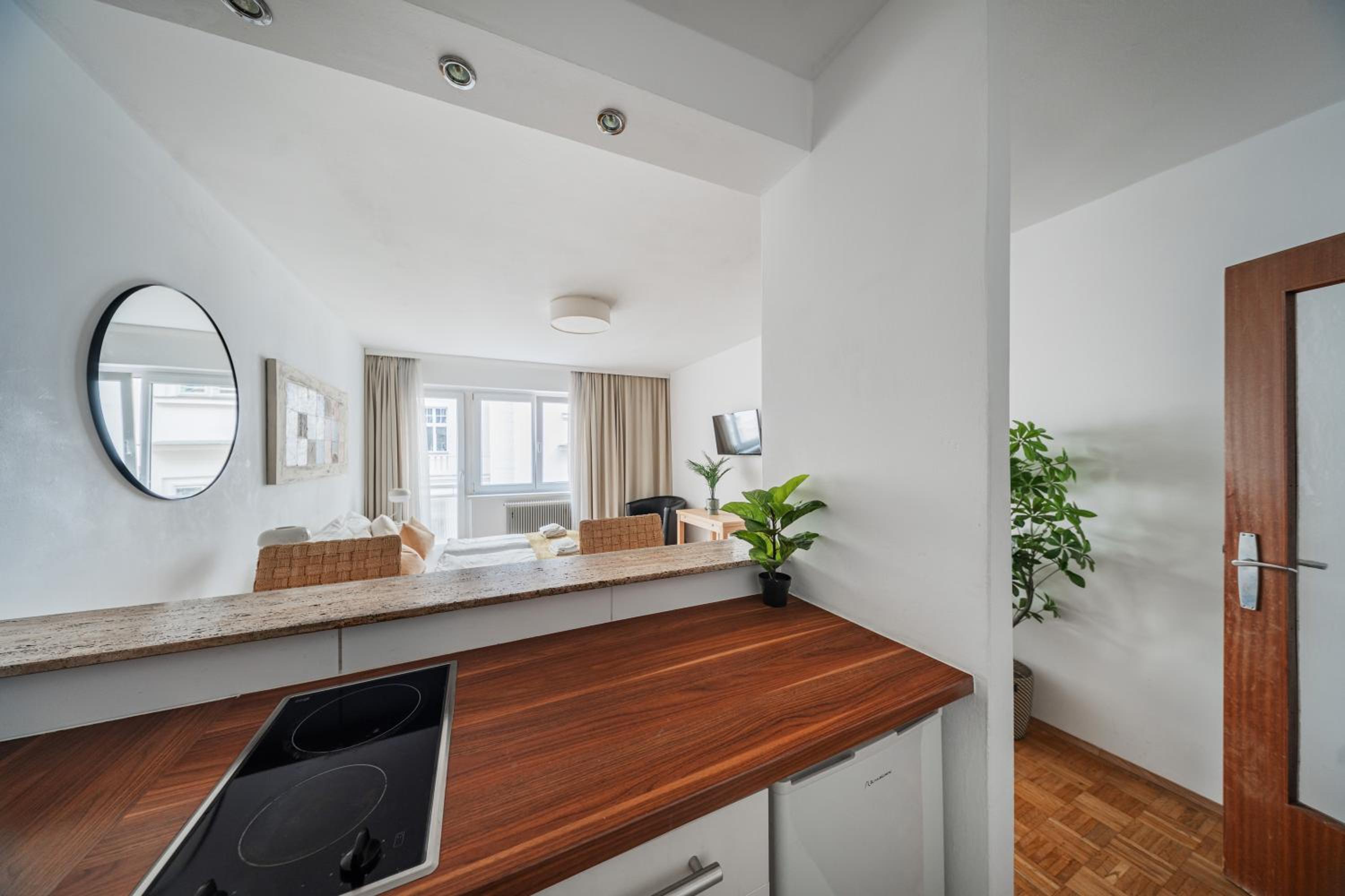 Studio next to Karlskirche