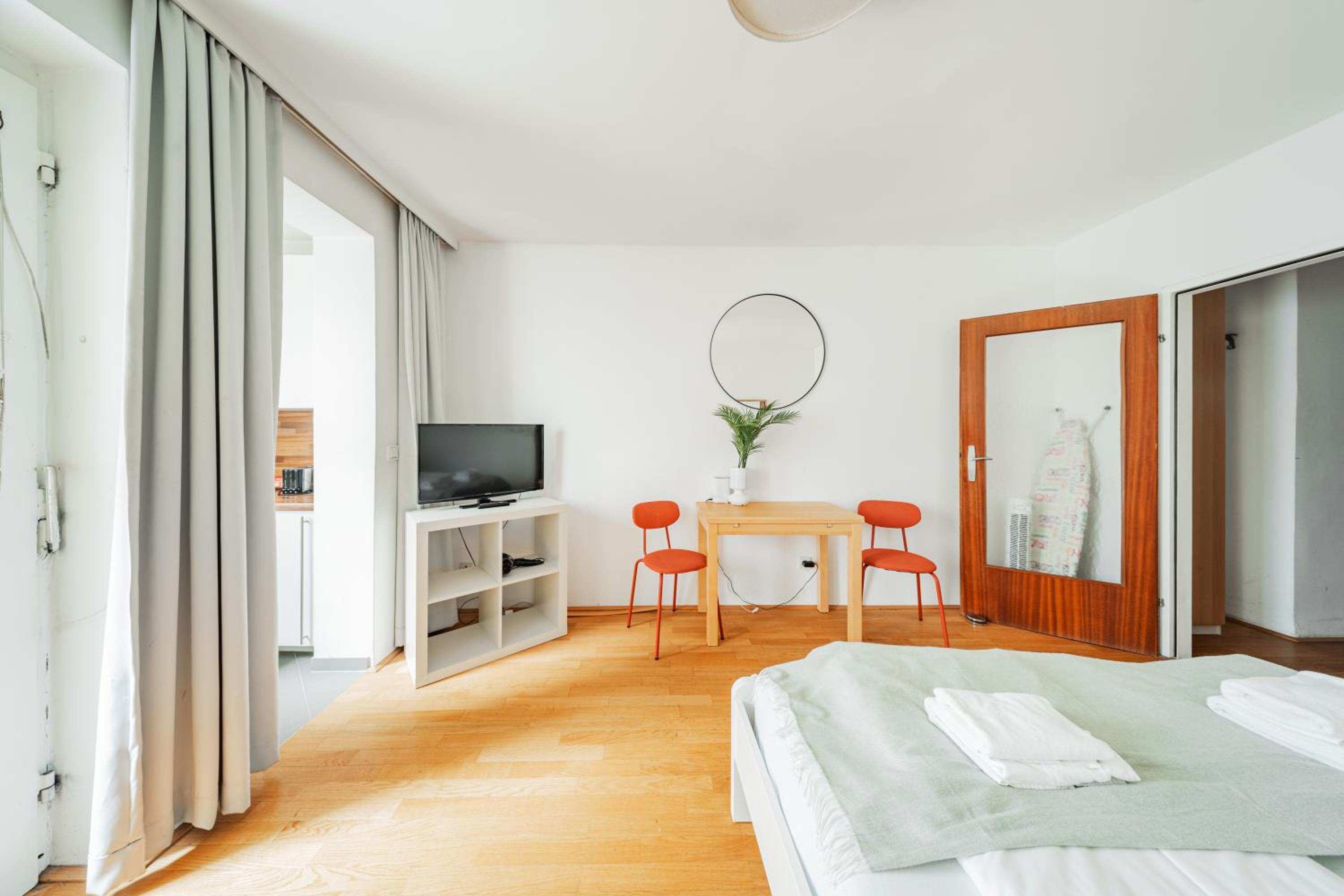 Studio next to Karlskirche