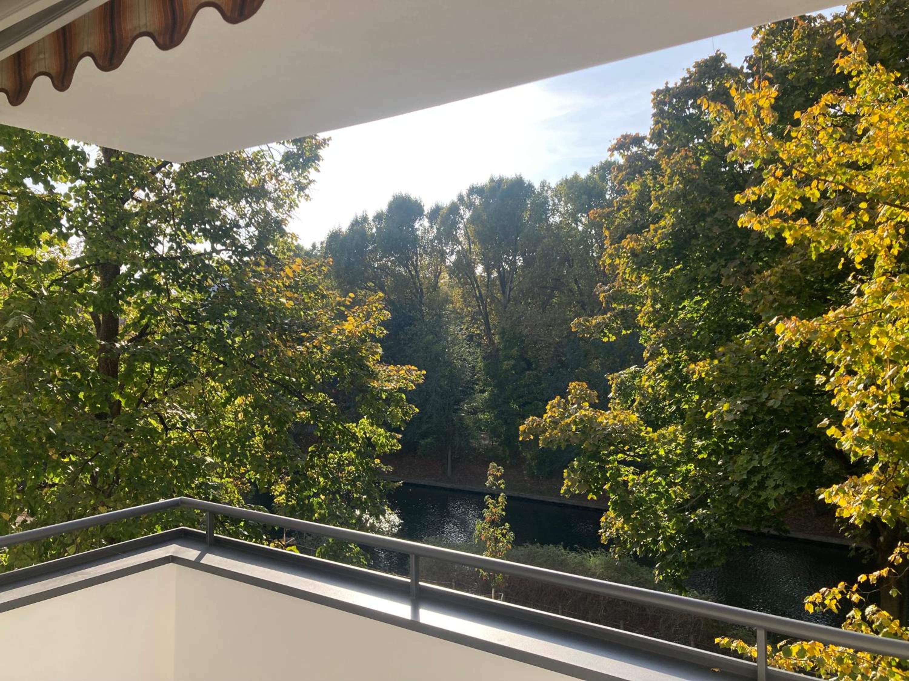 Canal-Front at Maybachufer - 80 sqm Two-Bedroom Apartment book one room or full appartment