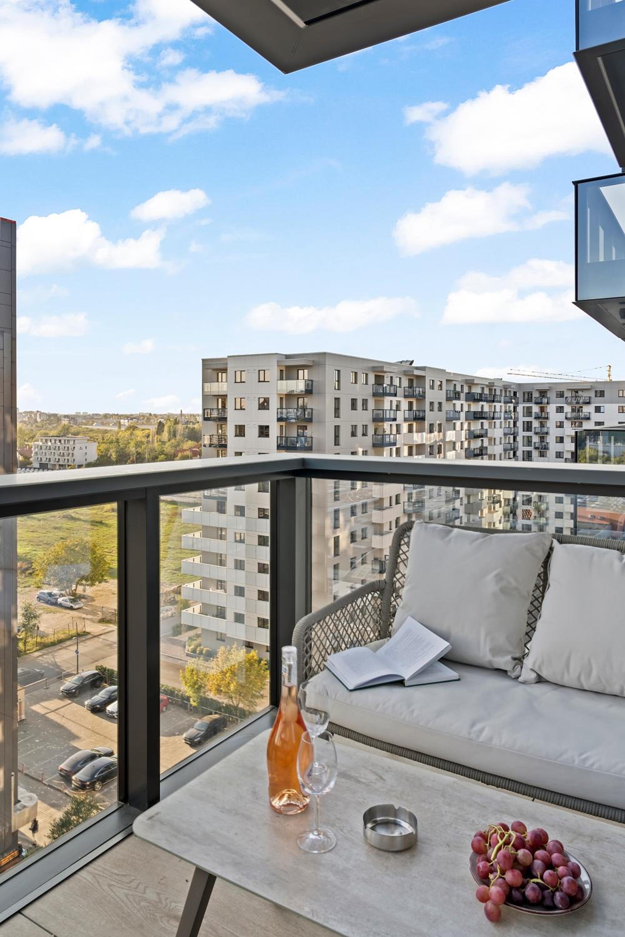 Studio Luxury Cortina North Residence Pipera view 3