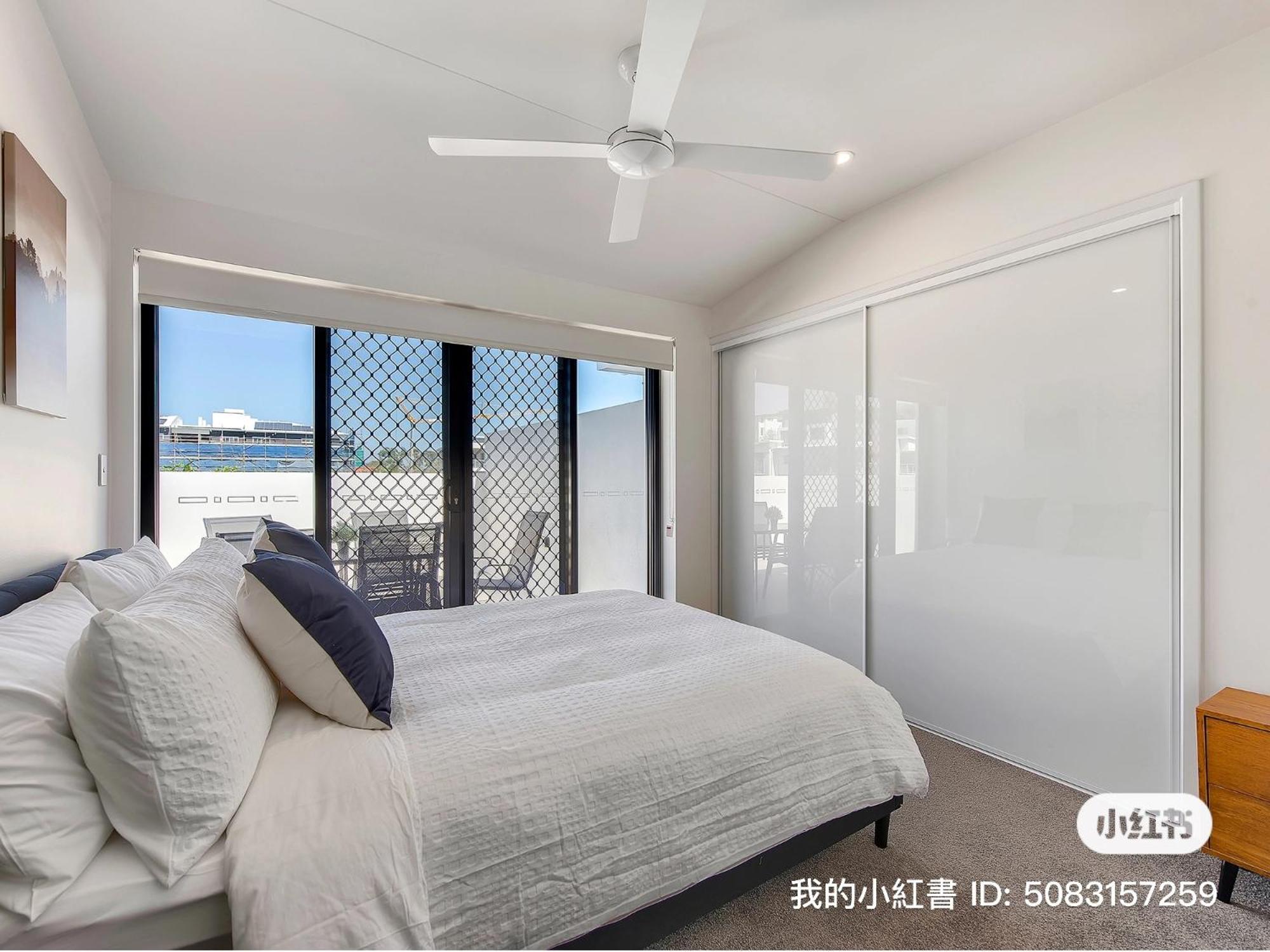 Spacious Top Floor 3BR Apartment with Views, Balcony, Parking, Family Friendly