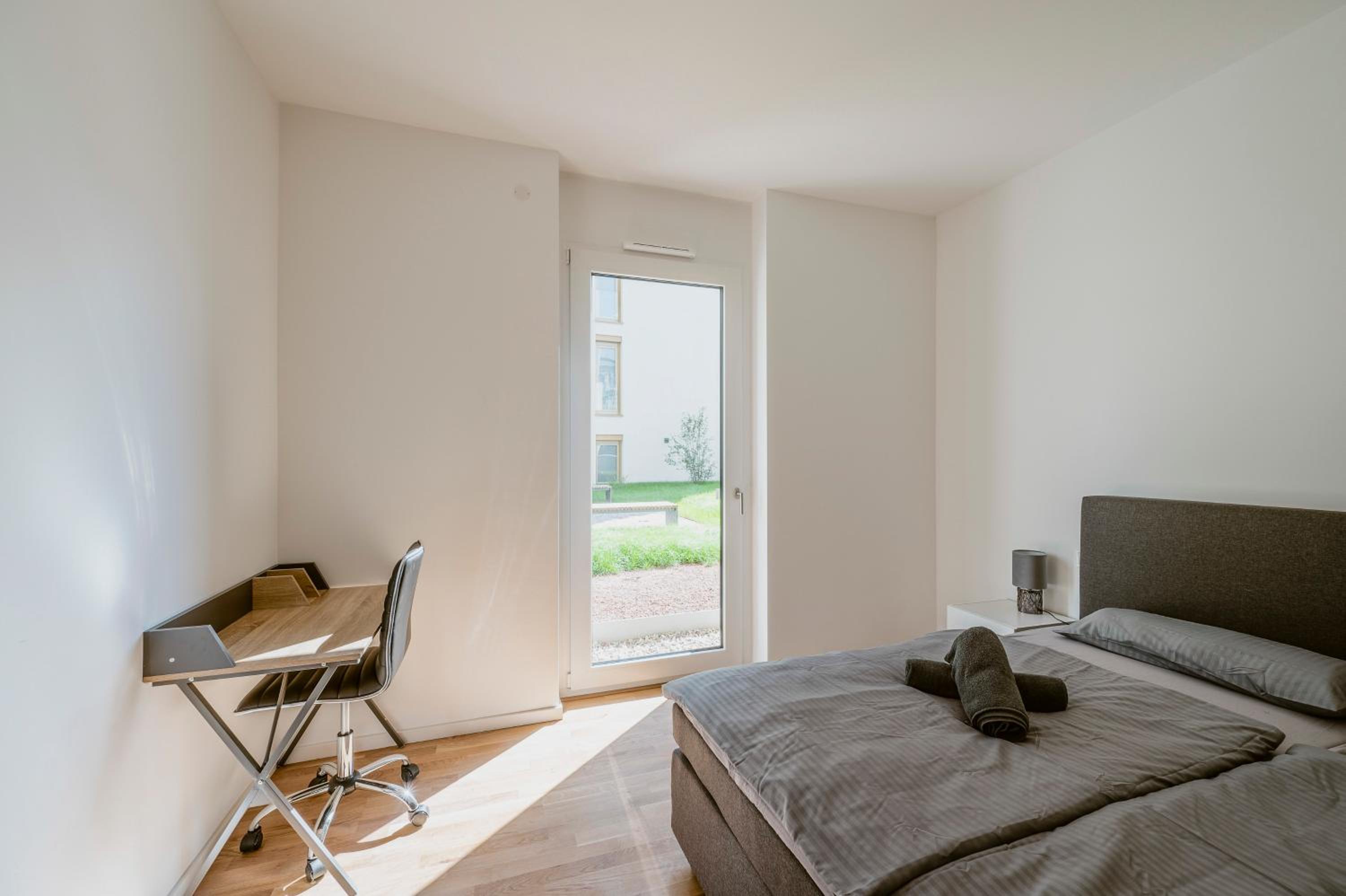 EXQUIS Artistic 2BR-Apartment EAMES I Garden I Family-friendly I Parking I Home Office