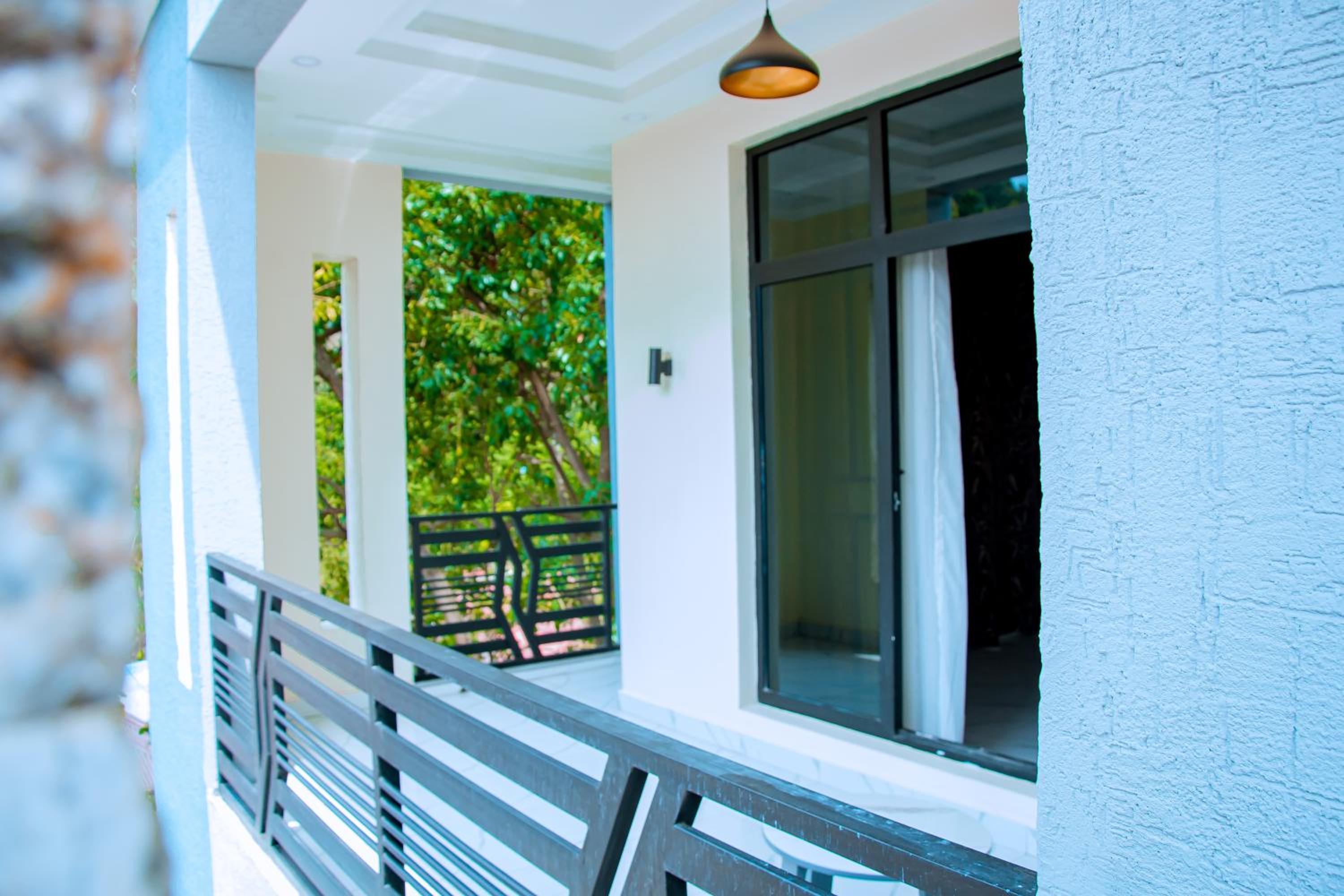 Zouru Bravo Motel view 5
