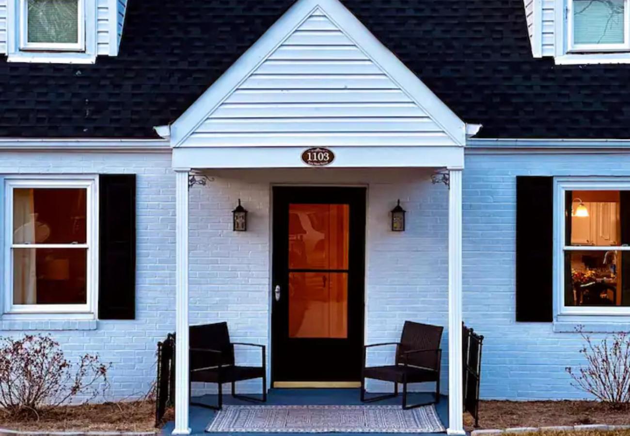 Hotel All Seasons Cottage - Game Room - Firepit By Zen Living Short Term Rental - Image 1