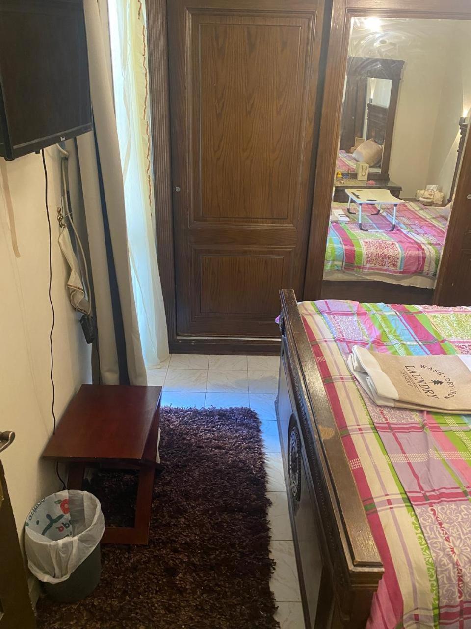 Females only Private bedroom stay with me Rehab city