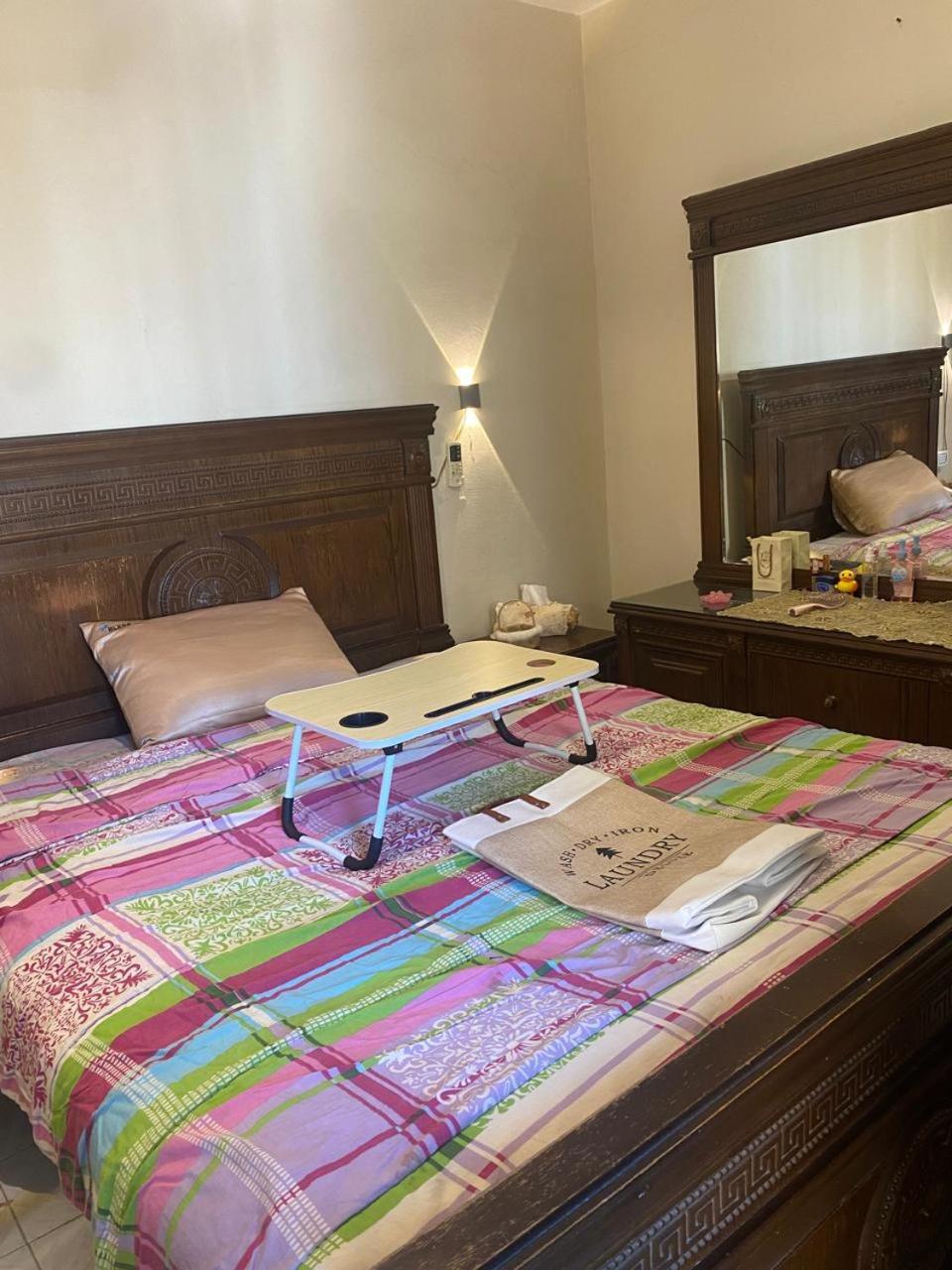 Females only Private bedroom stay with me Rehab city
