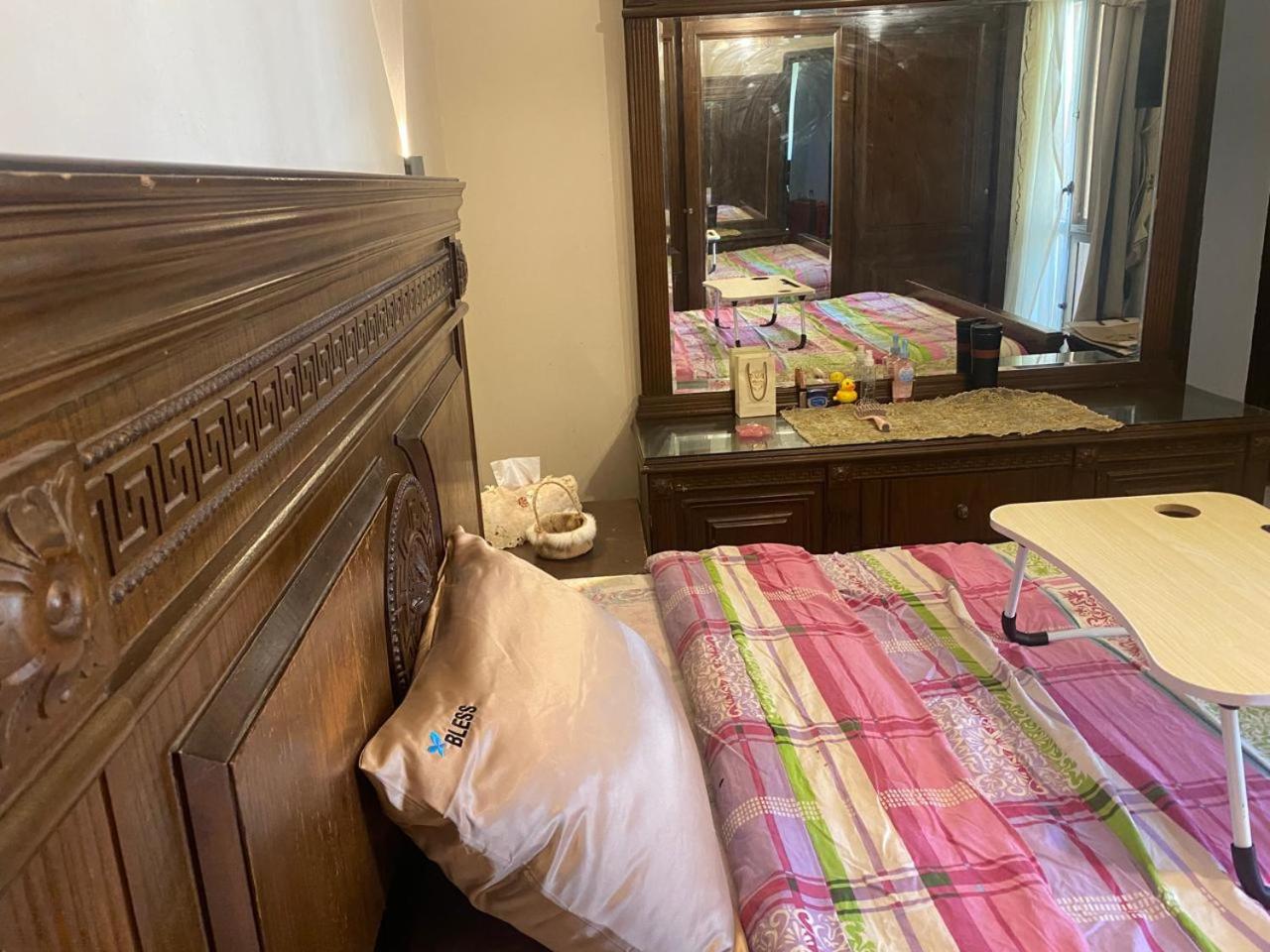 Females only Private bedroom stay with me Rehab city