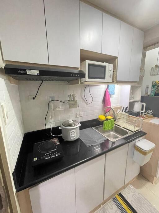 Modern & Cozy Space near NAIA Terminal 1 view 4
