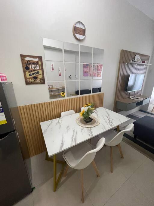 Modern & Cozy Space near NAIA Terminal 1 view 5