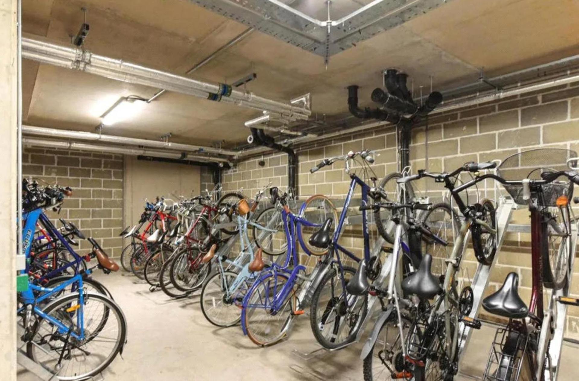 LondonAprt 1Bed Balcony Gym Tv Wifi