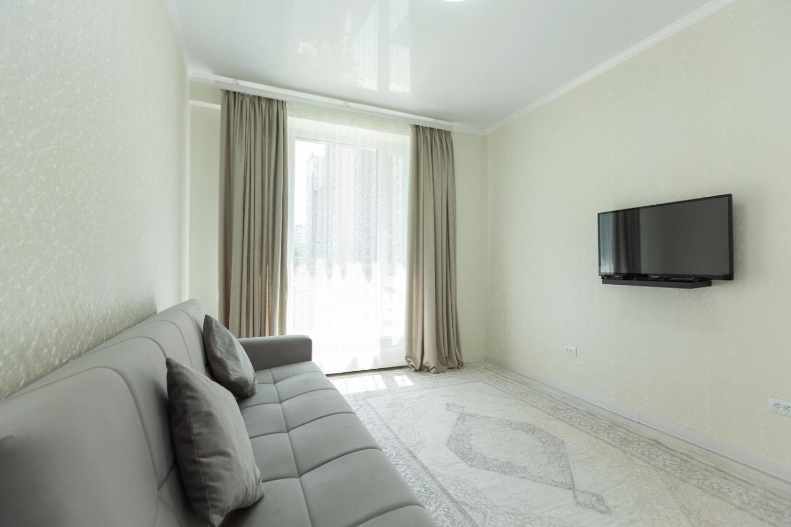 Legenda 2-Room Apartment view 4