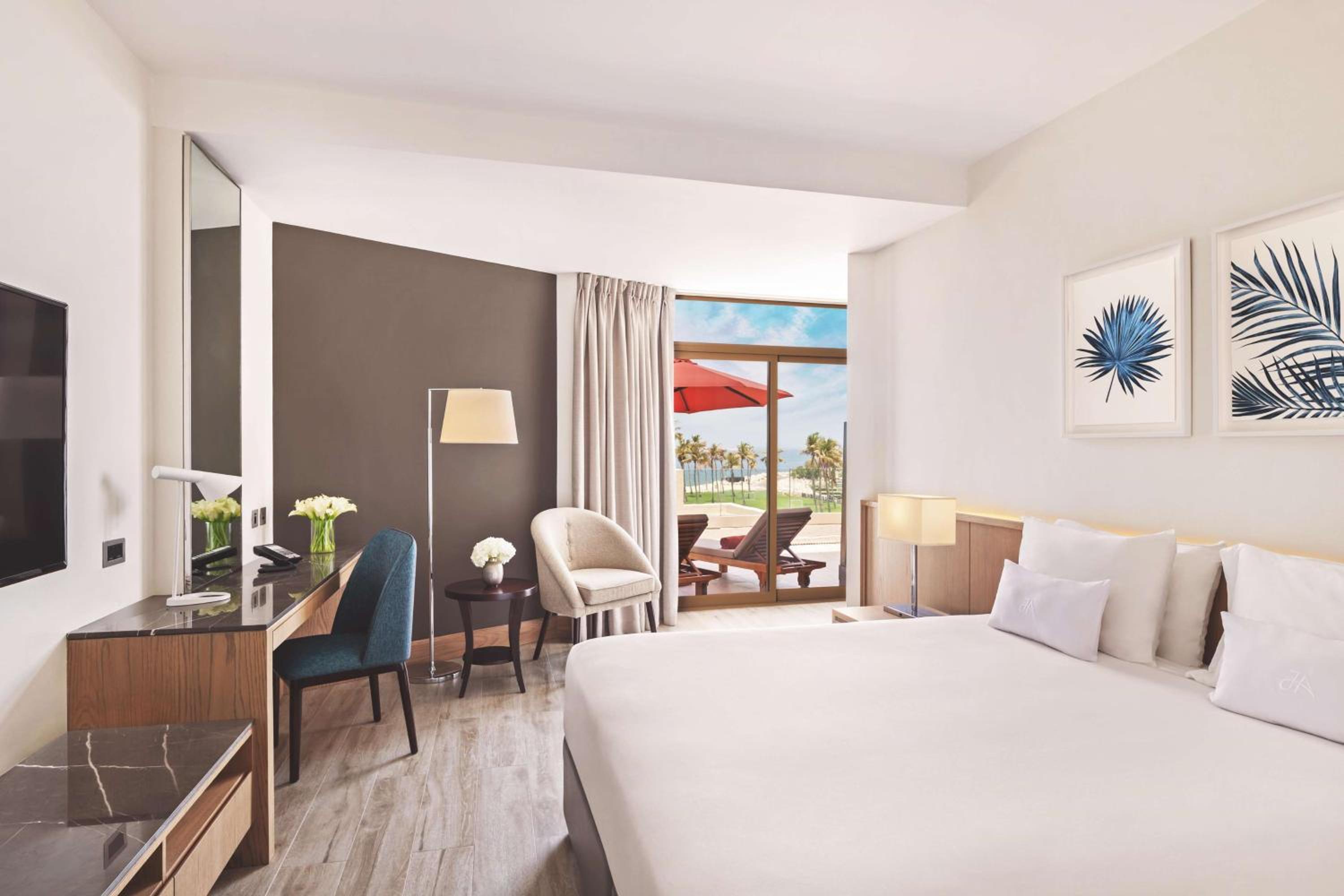 JA Beach Hotel, Dubai