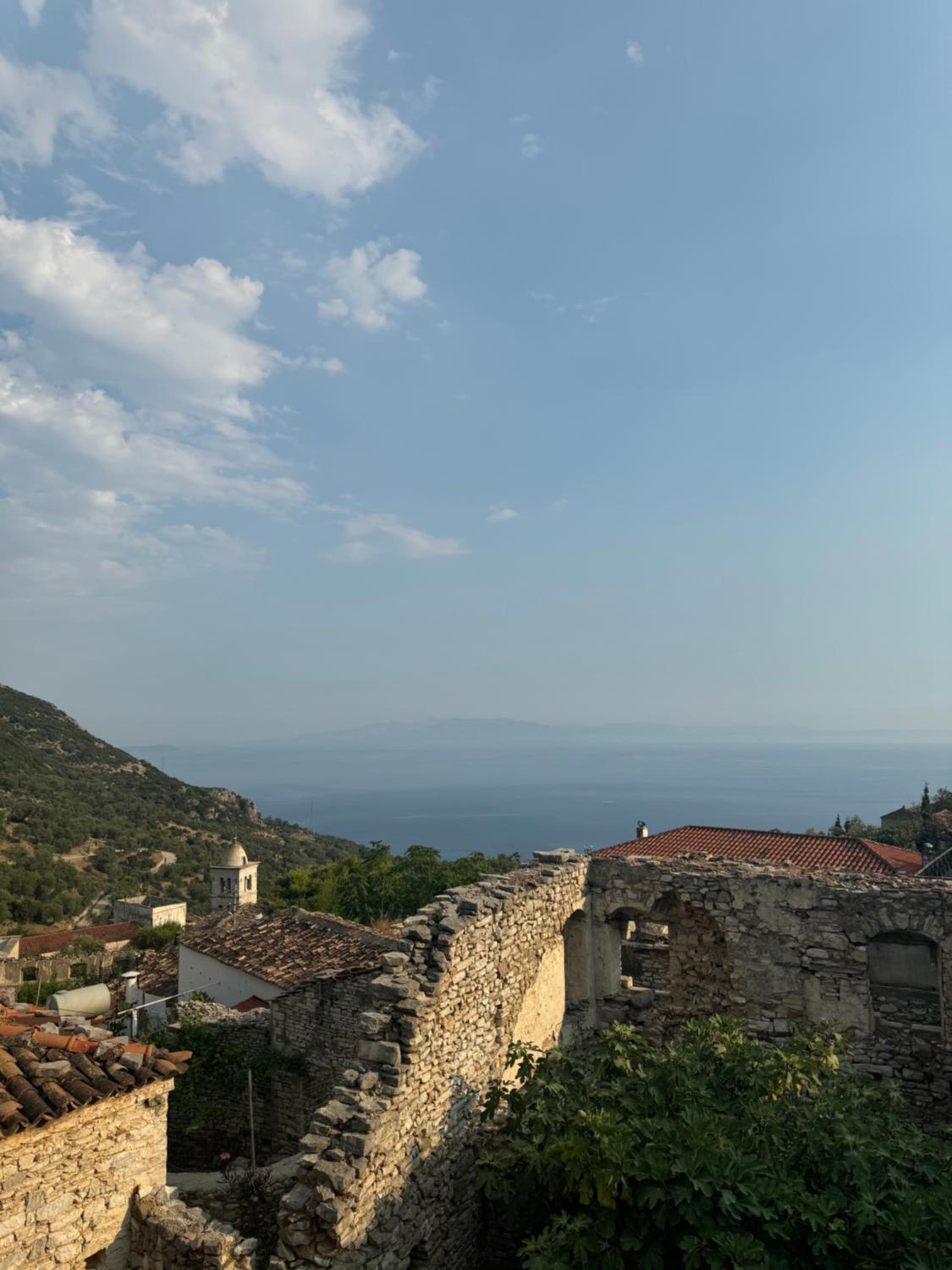 Vila, Upper Qeparo