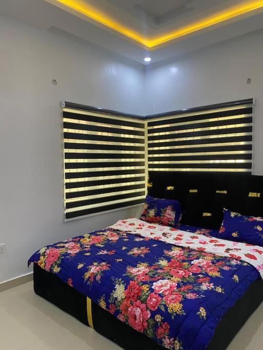 Tastefully furnished 2 bedroom view 4