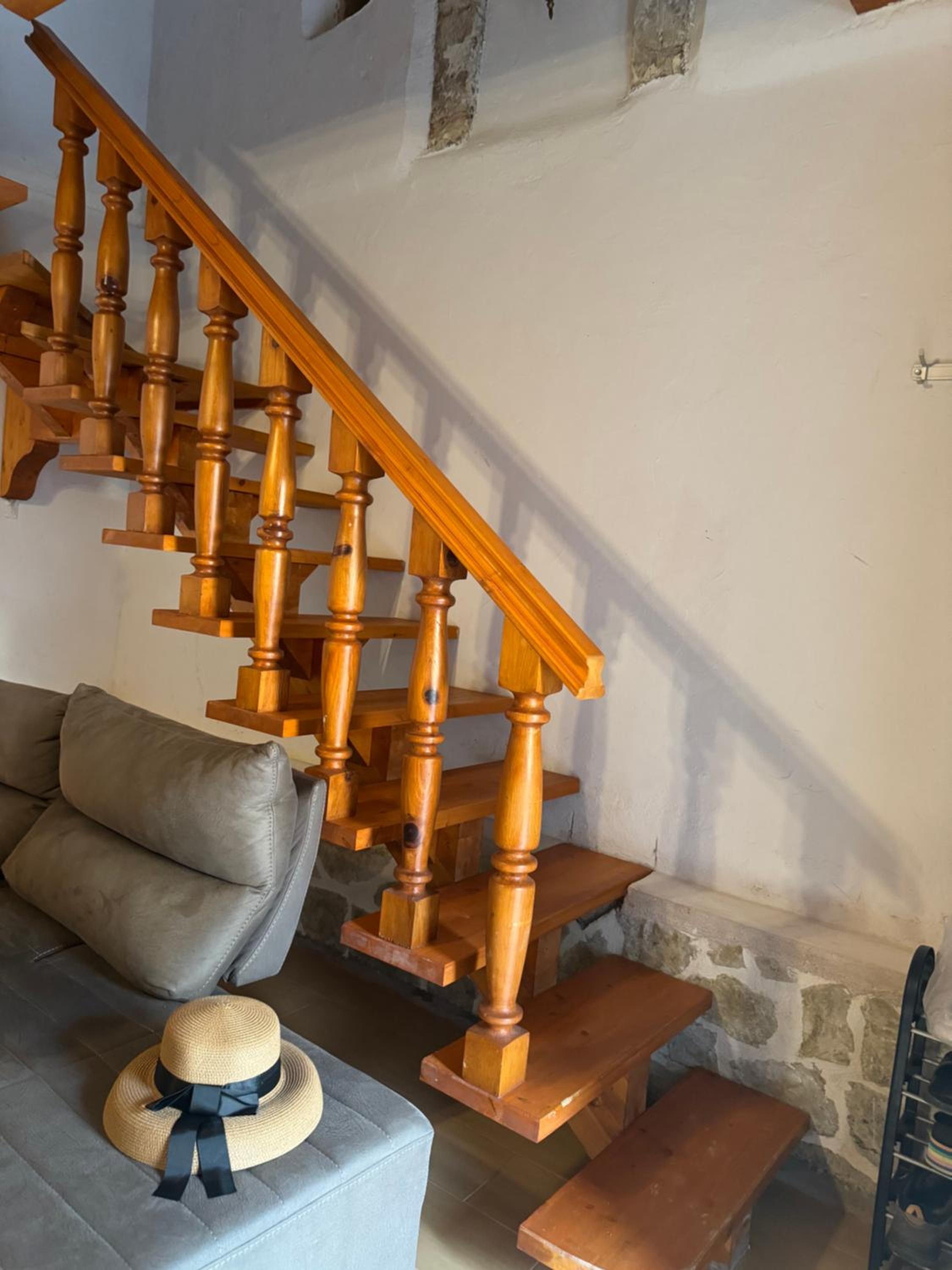 Vila, Upper Qeparo