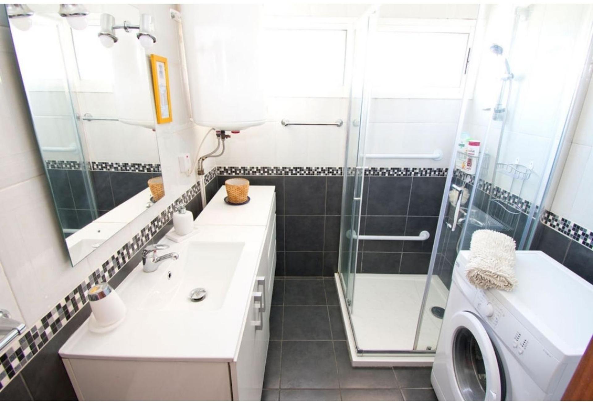 Attractive Apartment in Excellent Location