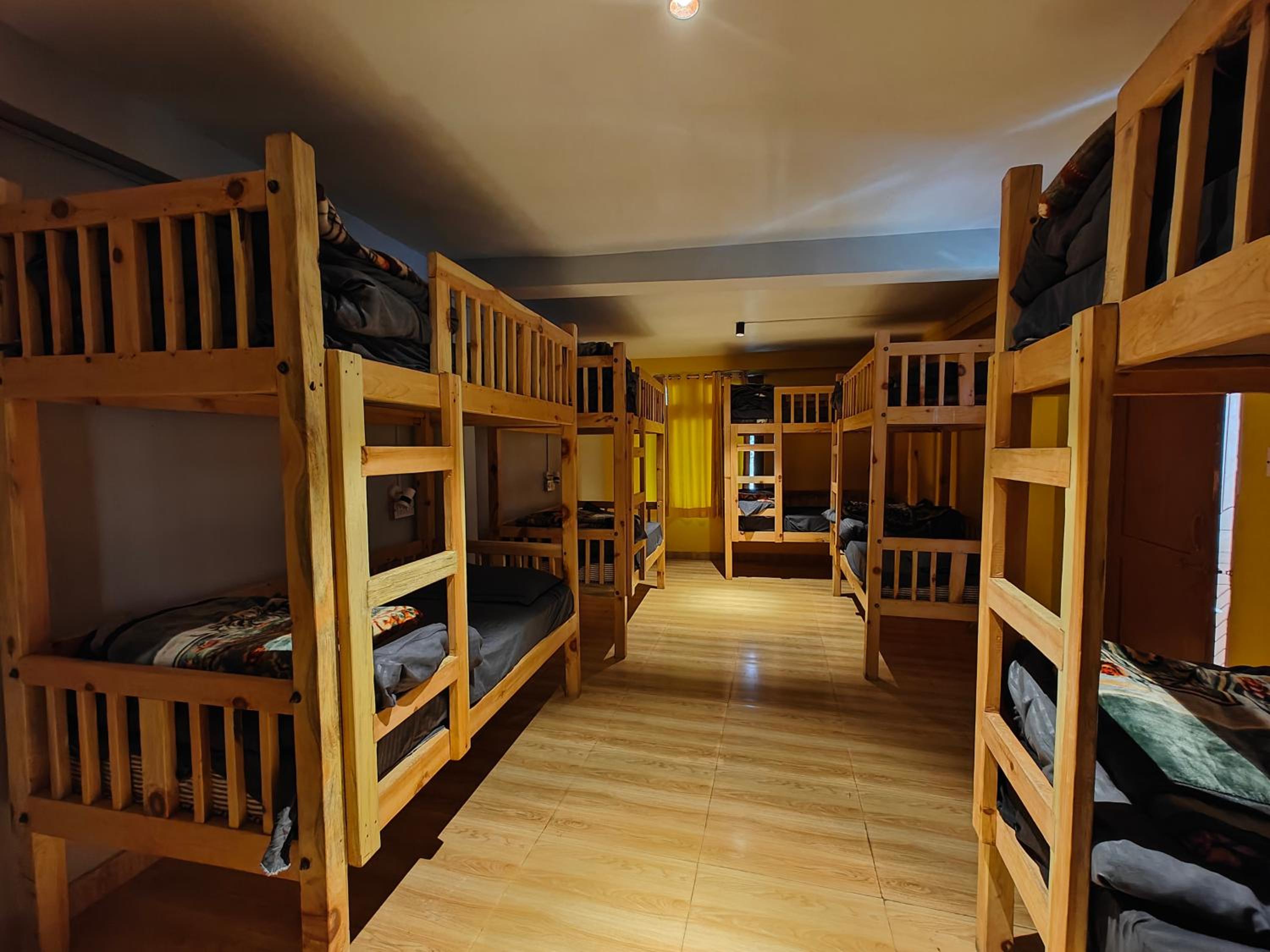 Whoopers Hostel Tosh
