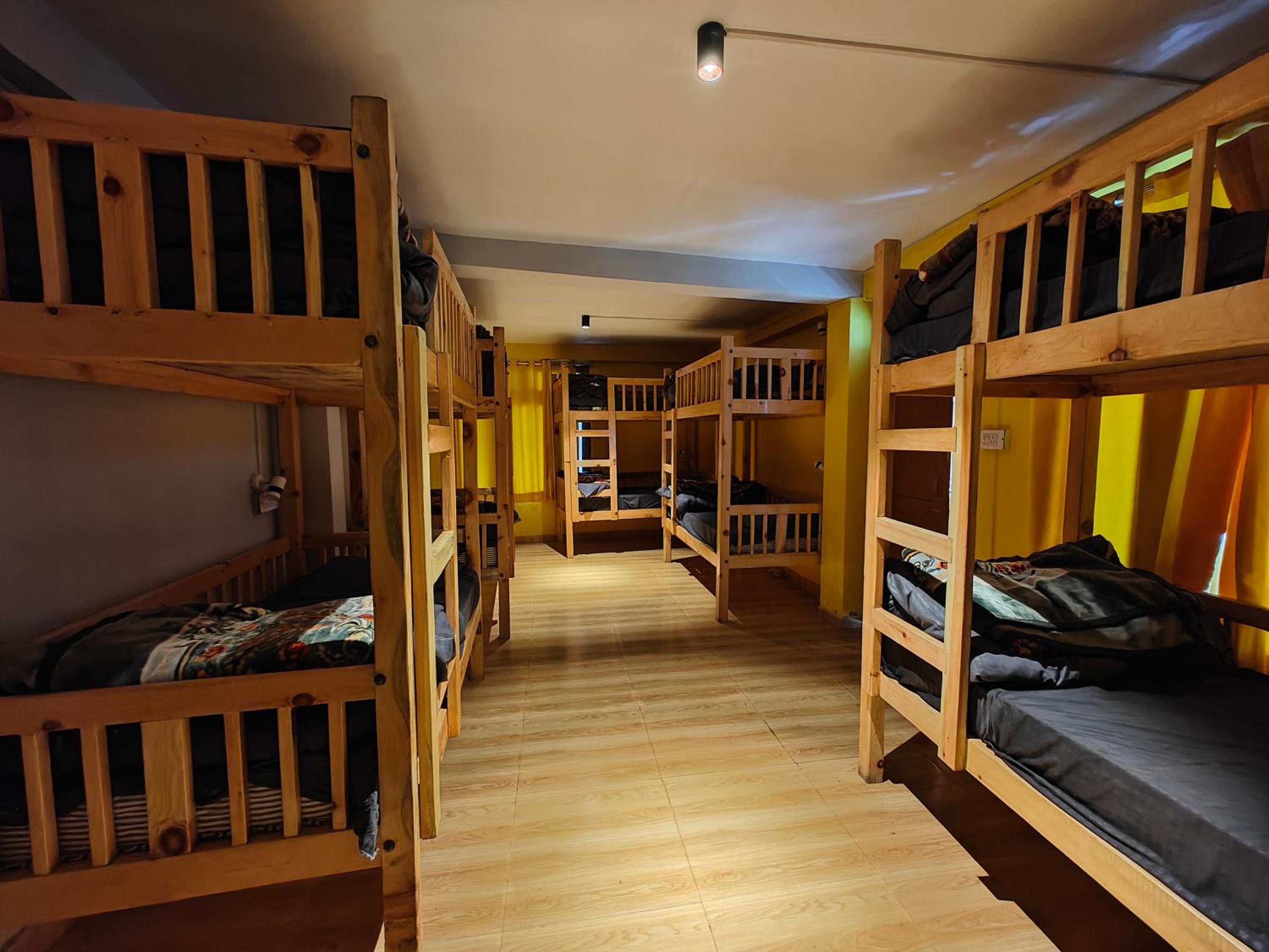 Whoopers Hostel Tosh