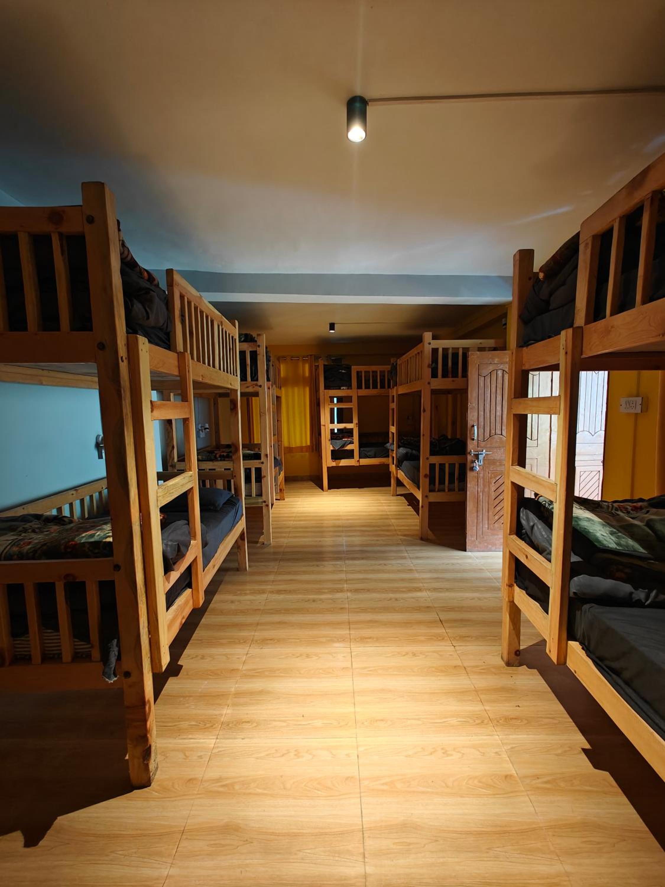 Whoopers Hostel Tosh