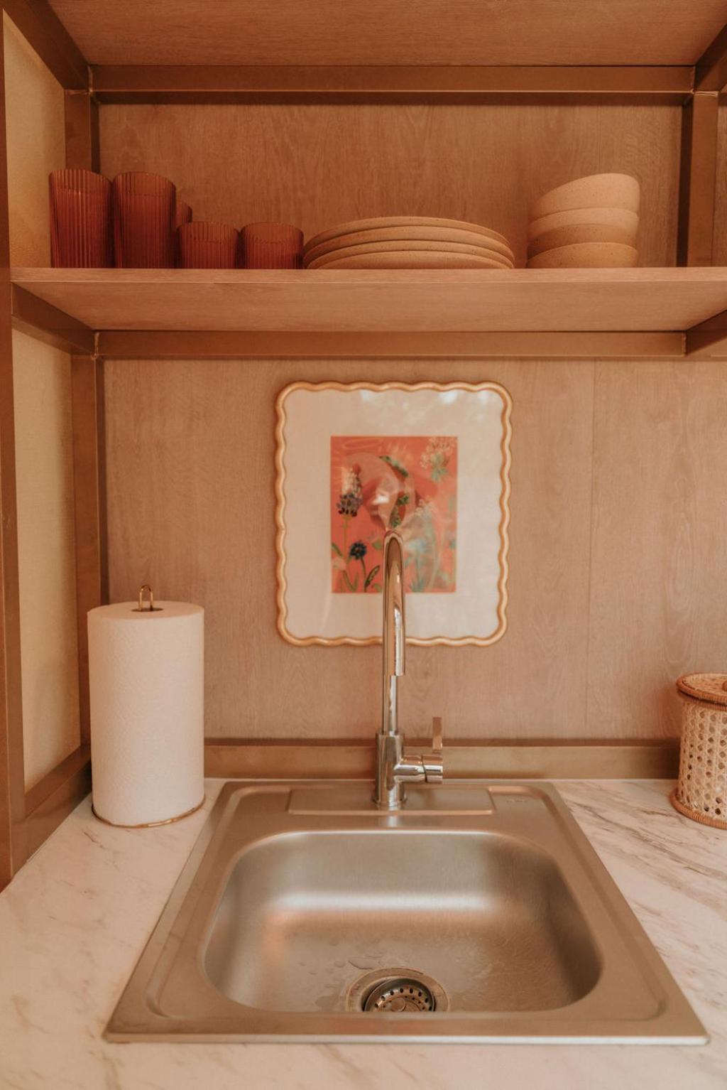 Flint and Flowers - Property Image 88