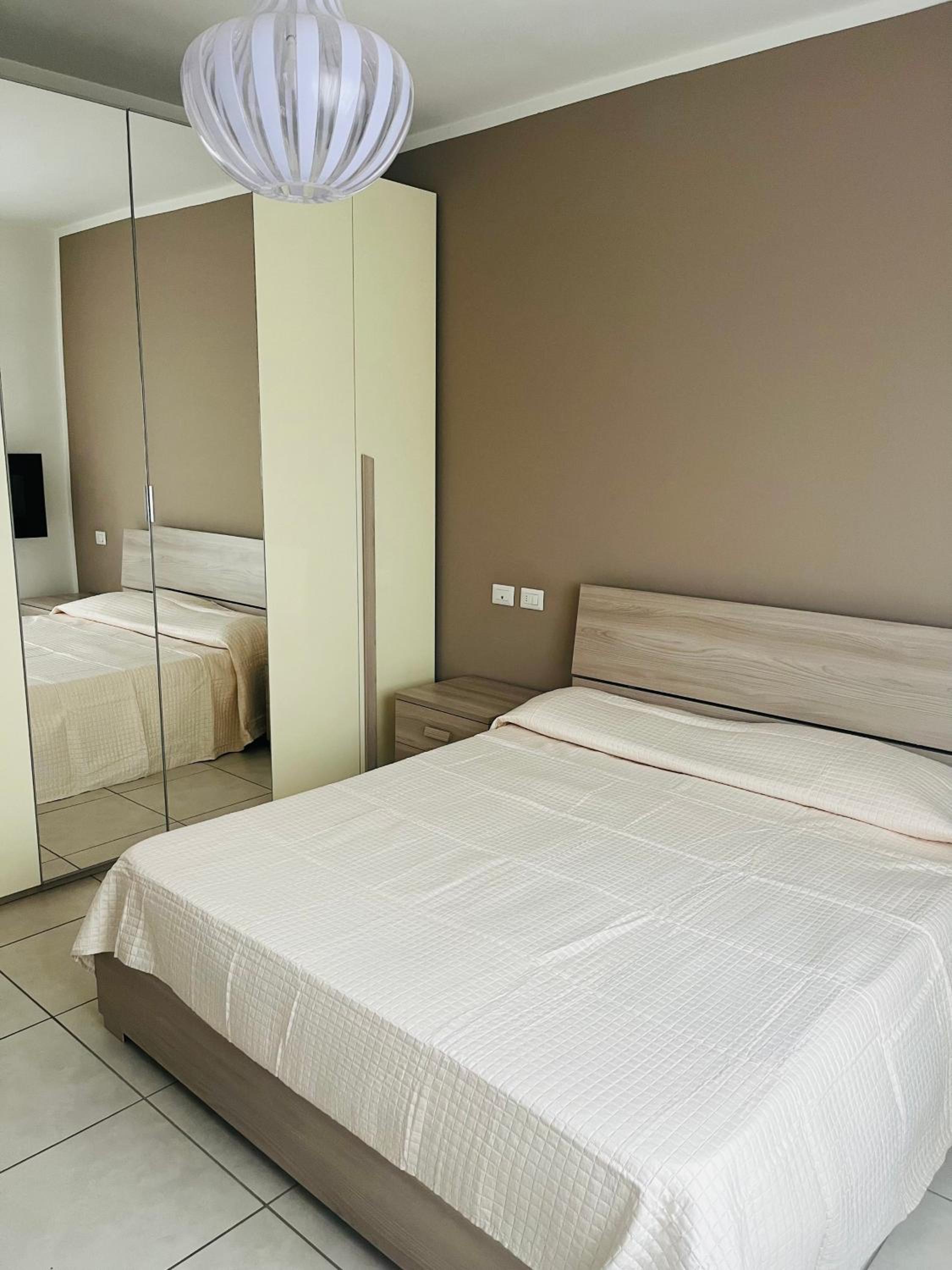 Casa Enea en Olbia — hotel room