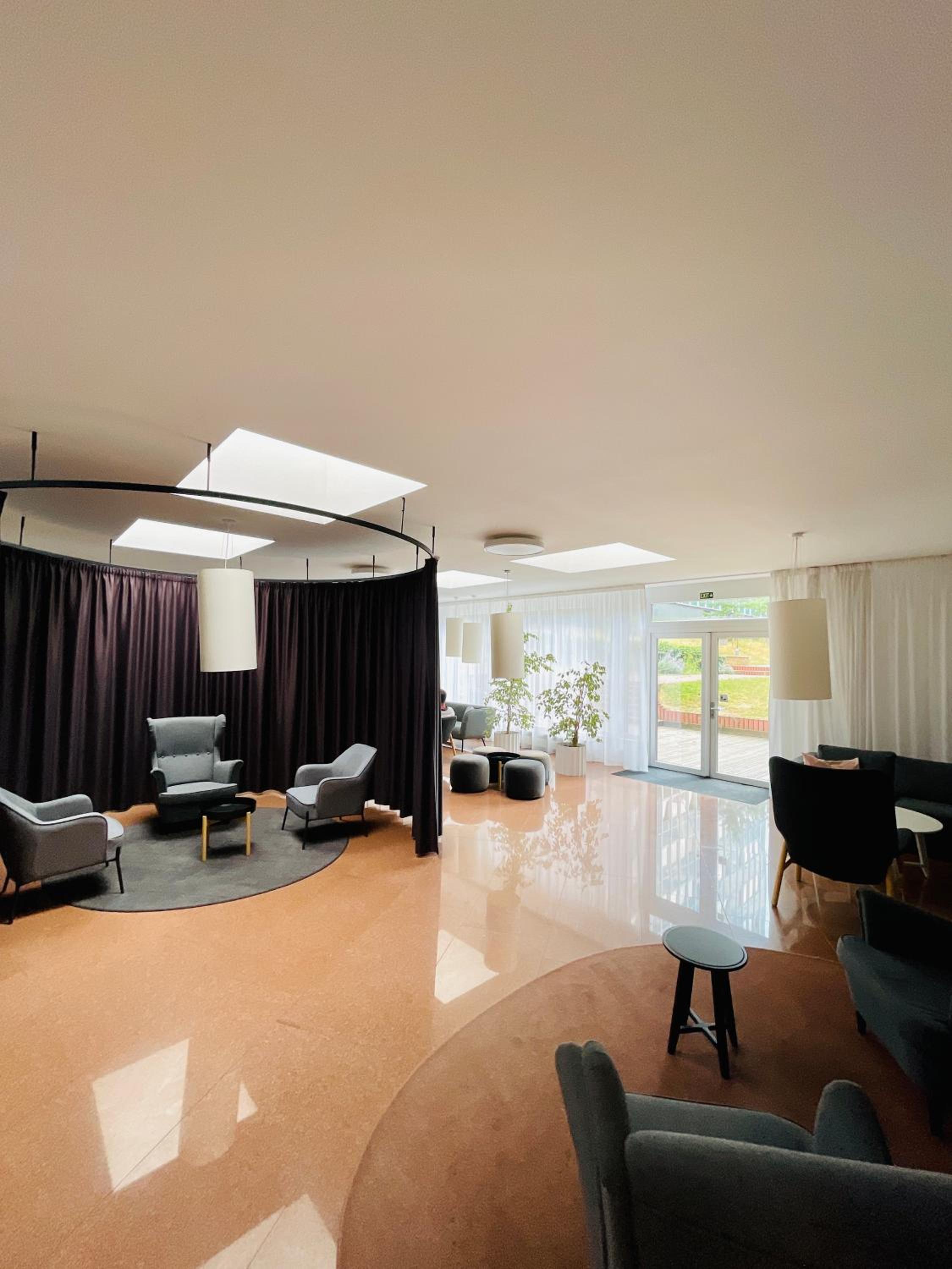Friendly small flat for nomads