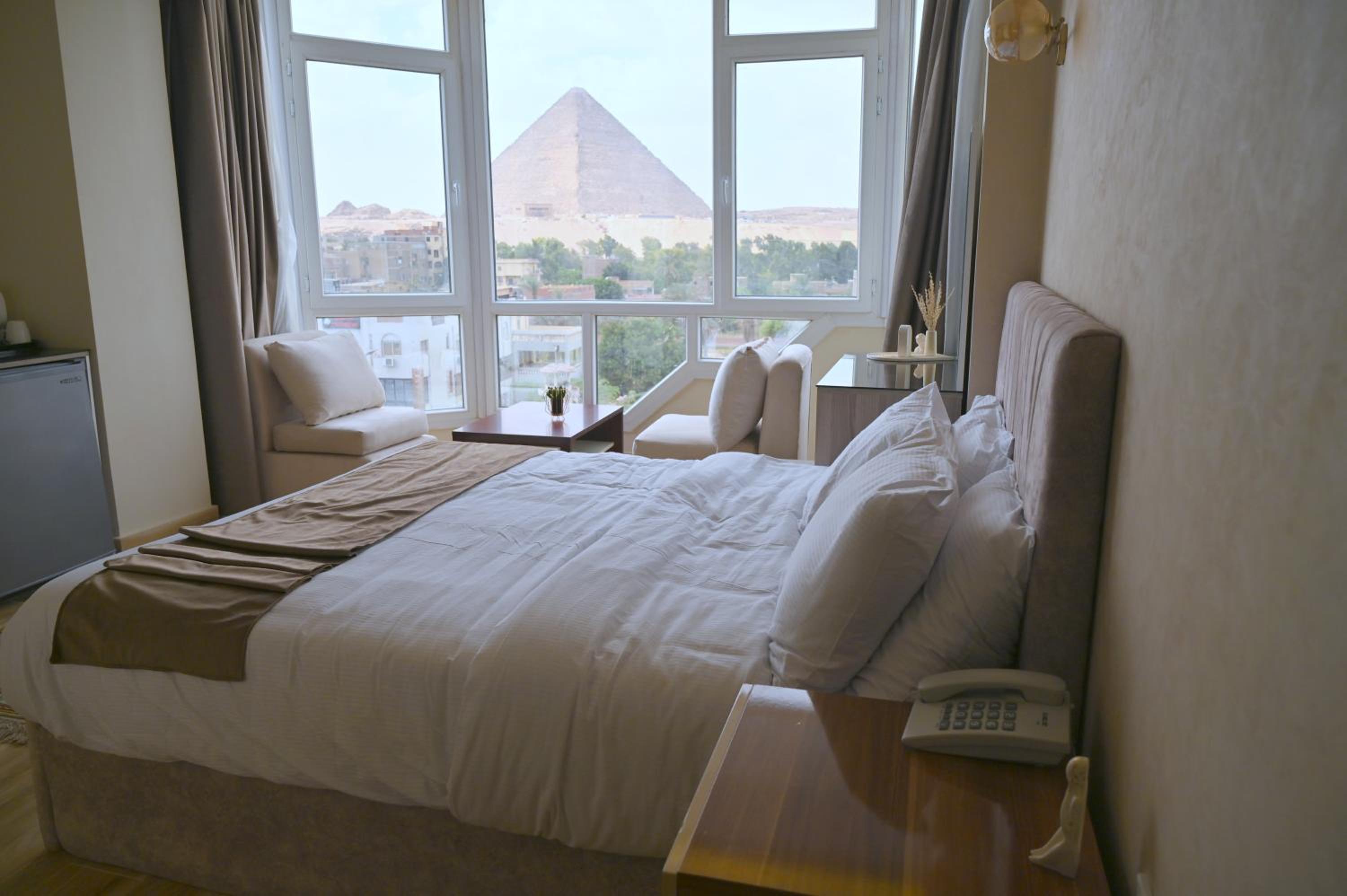 Pyramids Wonders Hotel