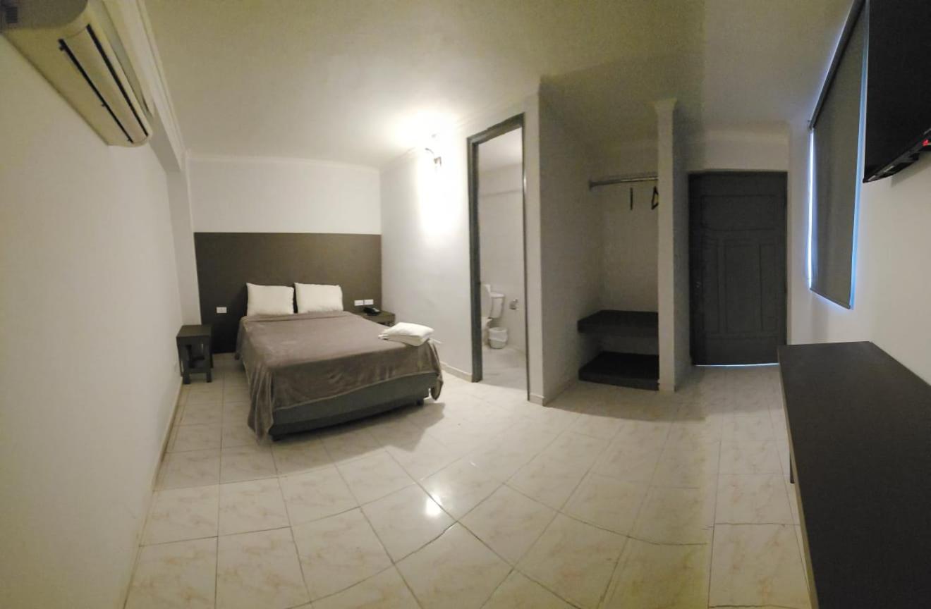 Hotel Montreal