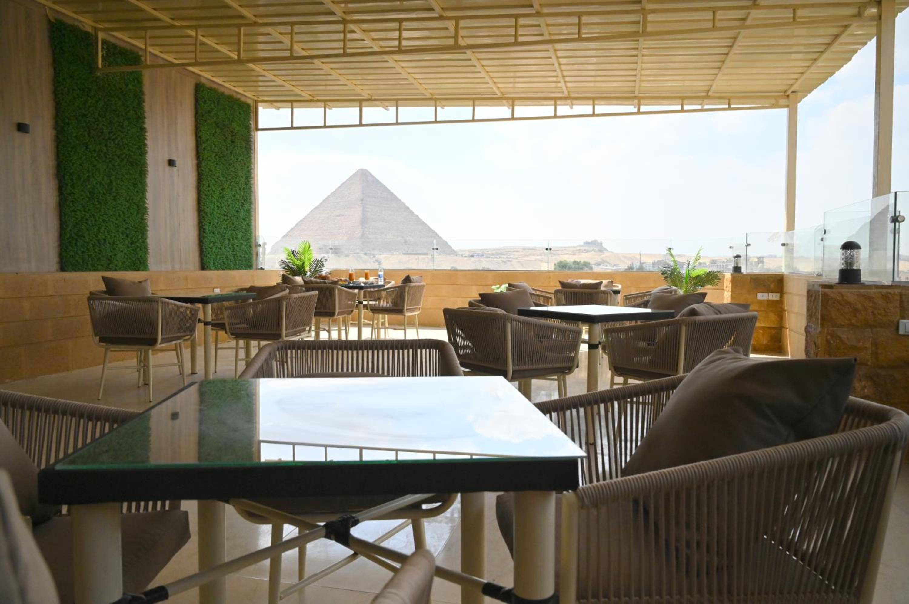 Pyramids Wonders Hotel