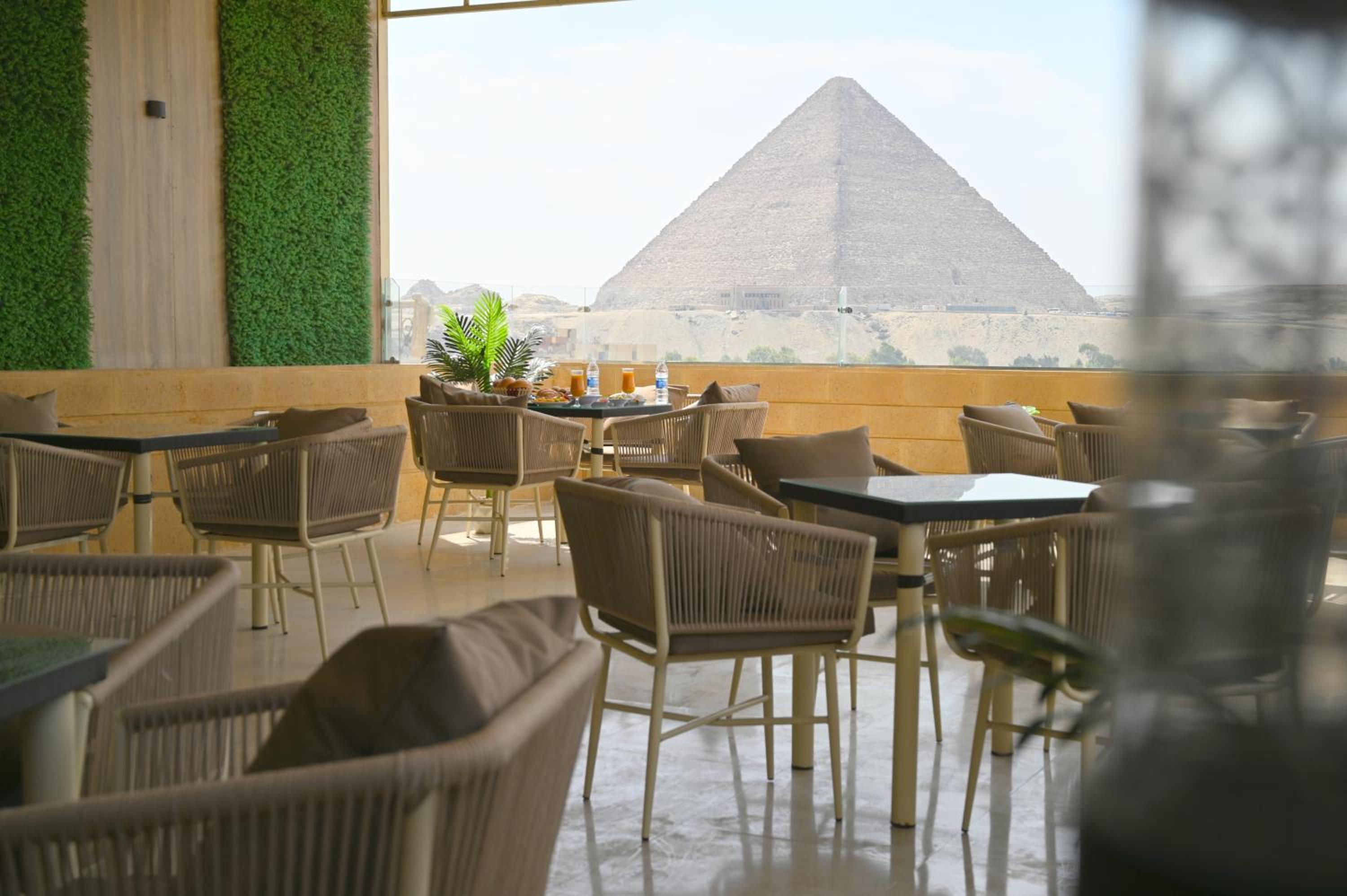Pyramids Wonders Hotel