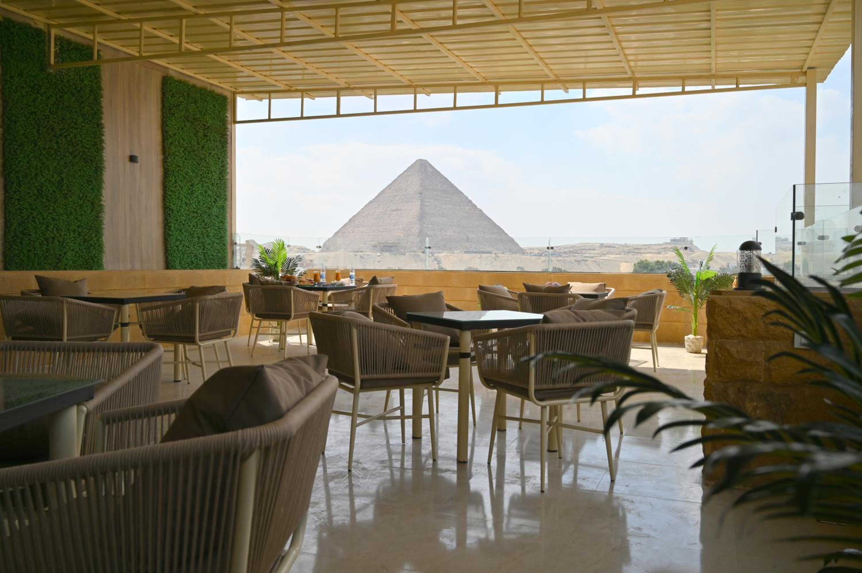 Pyramids Wonders Hotel