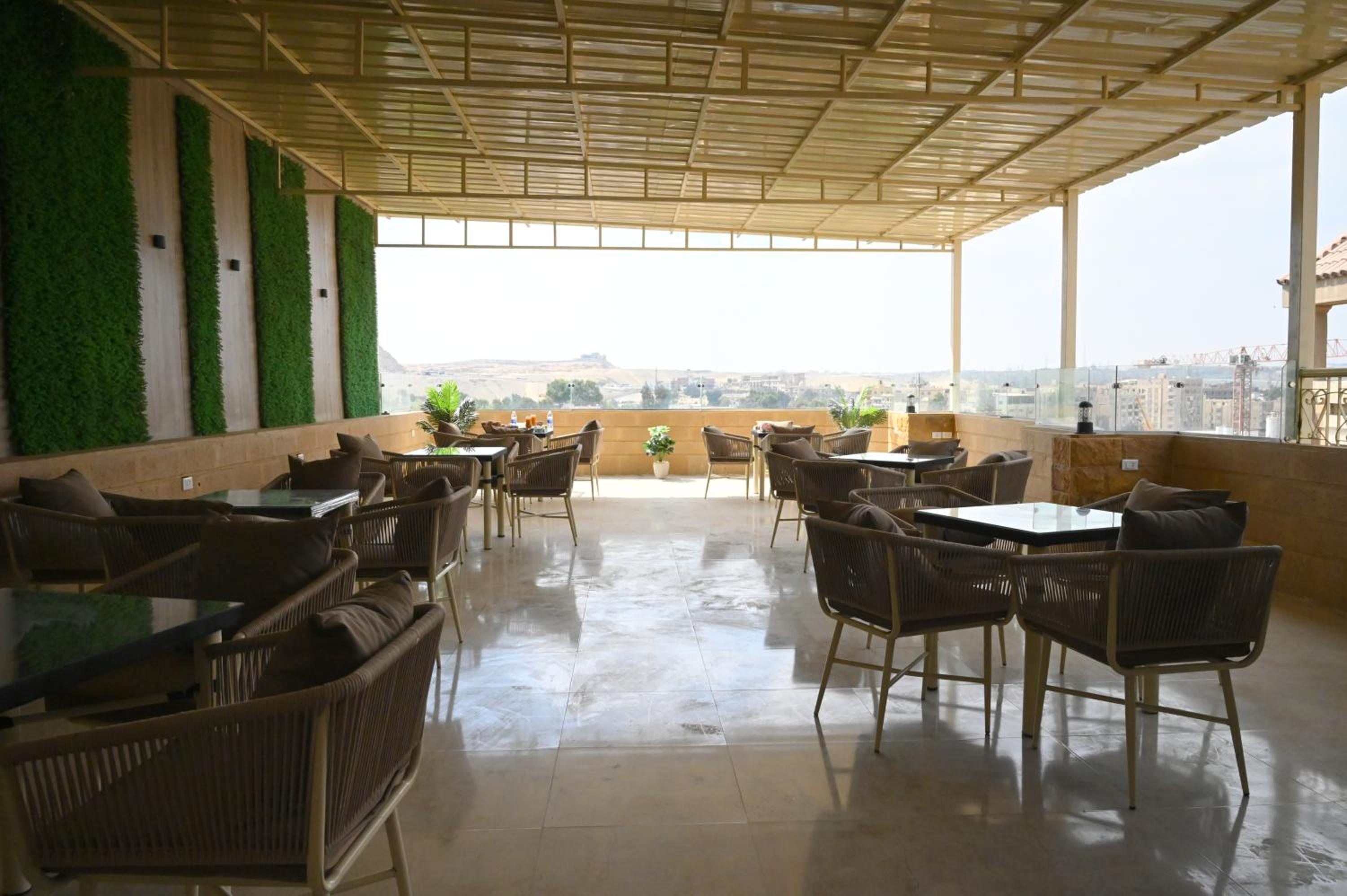 Pyramids Wonders Hotel