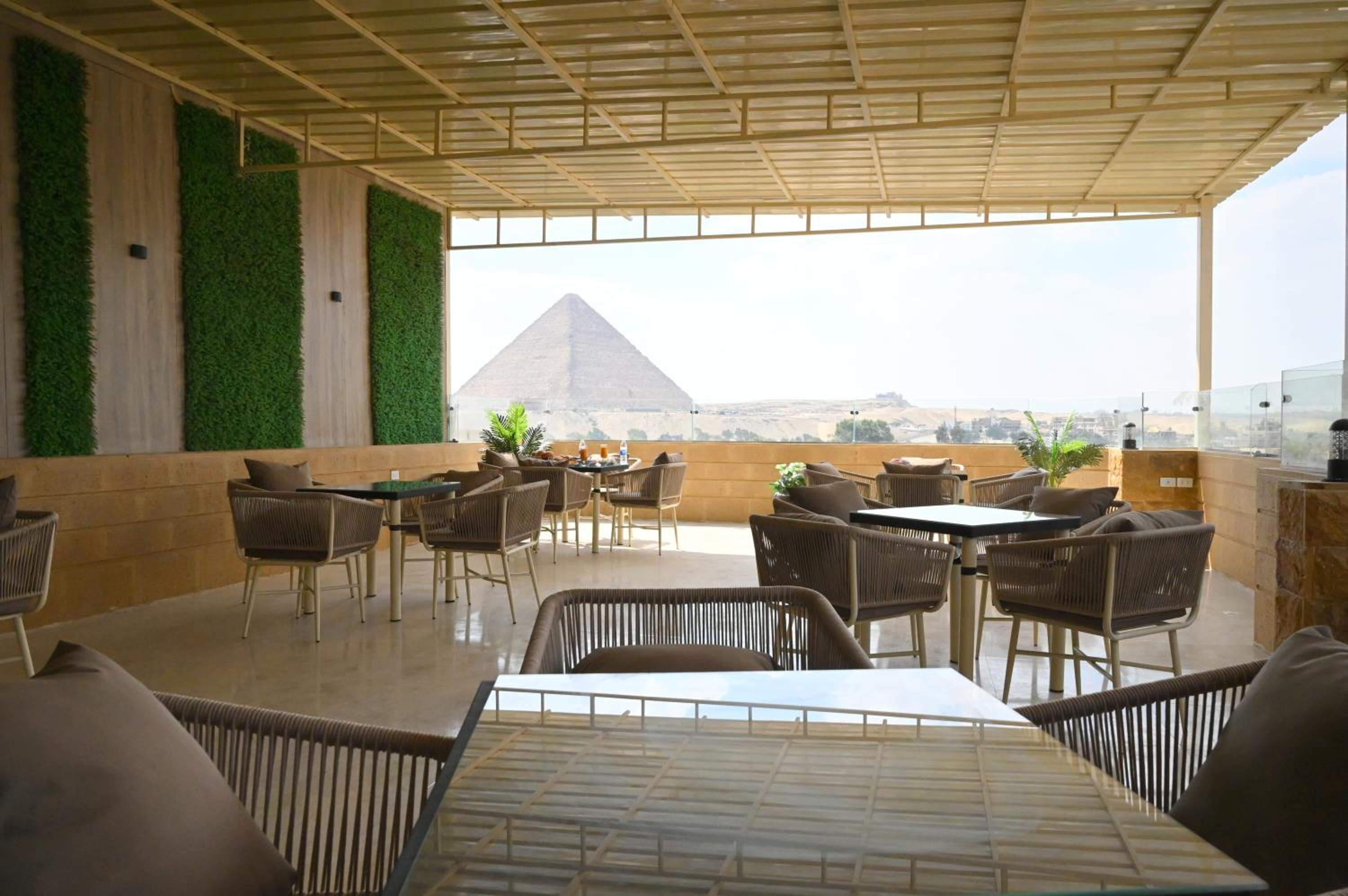 Pyramids Wonders Hotel