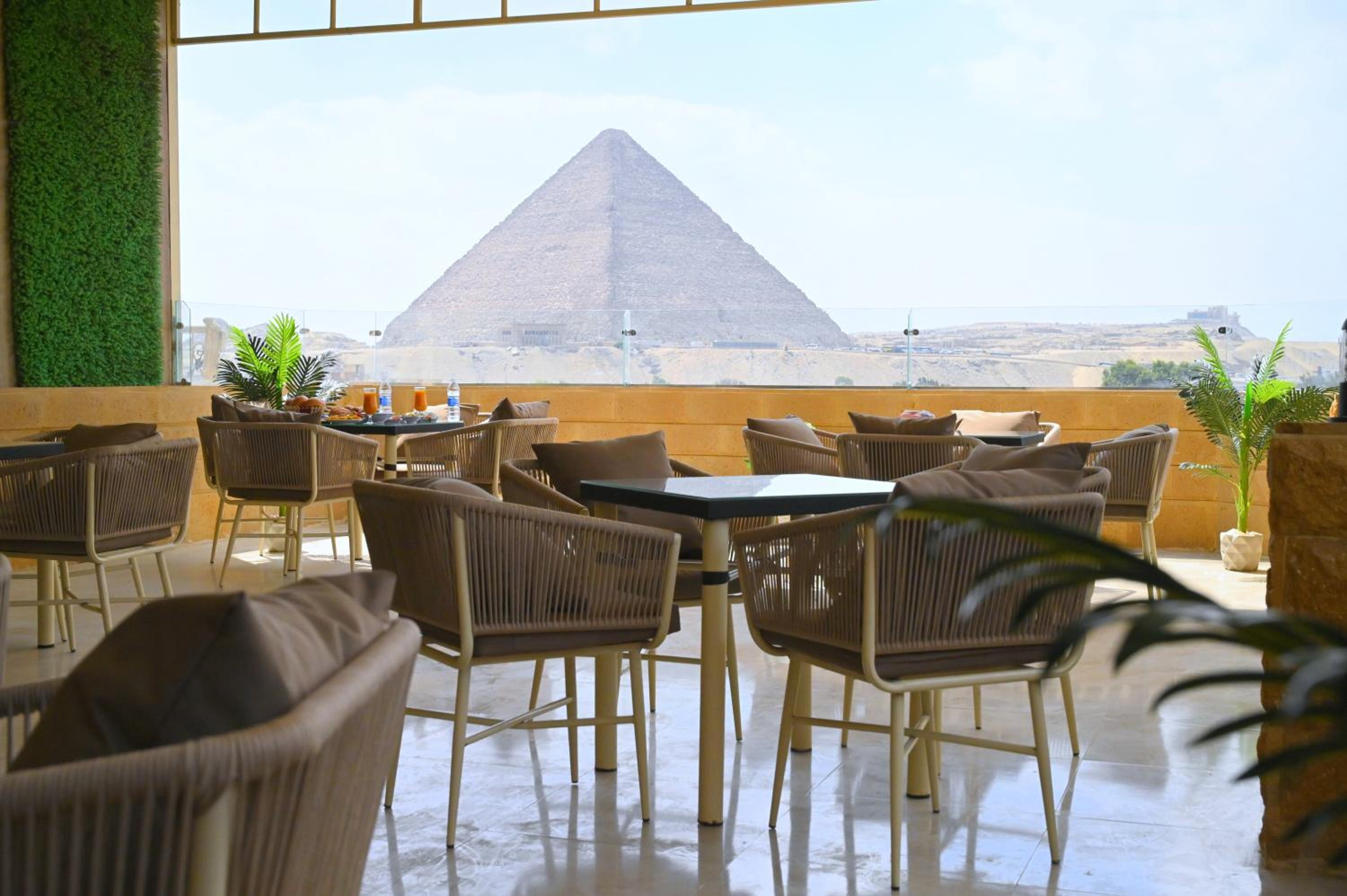 Pyramids Wonders Hotel