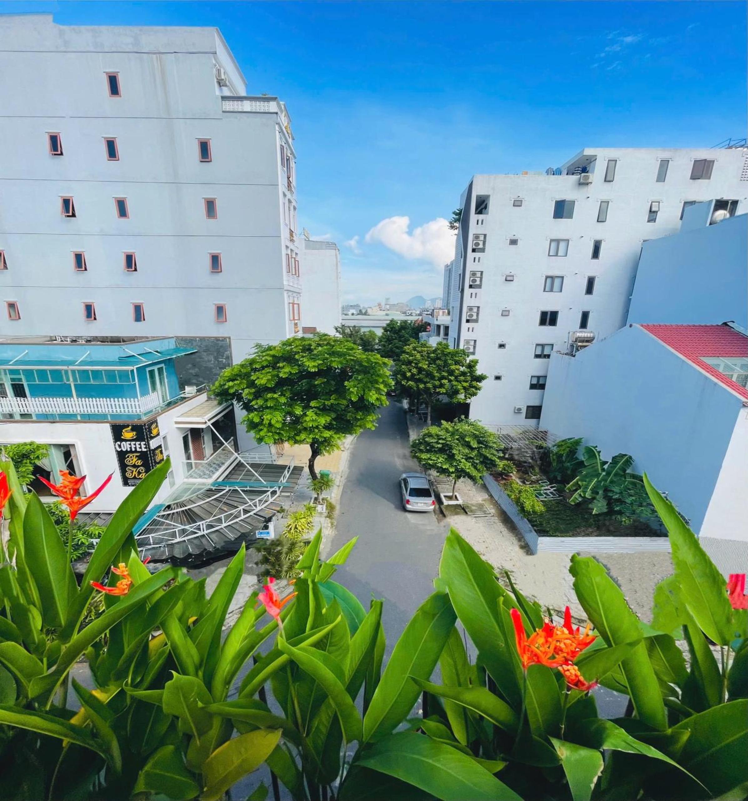 Ami Foreign Center DaNang - Large Balcony & Large Window view 2