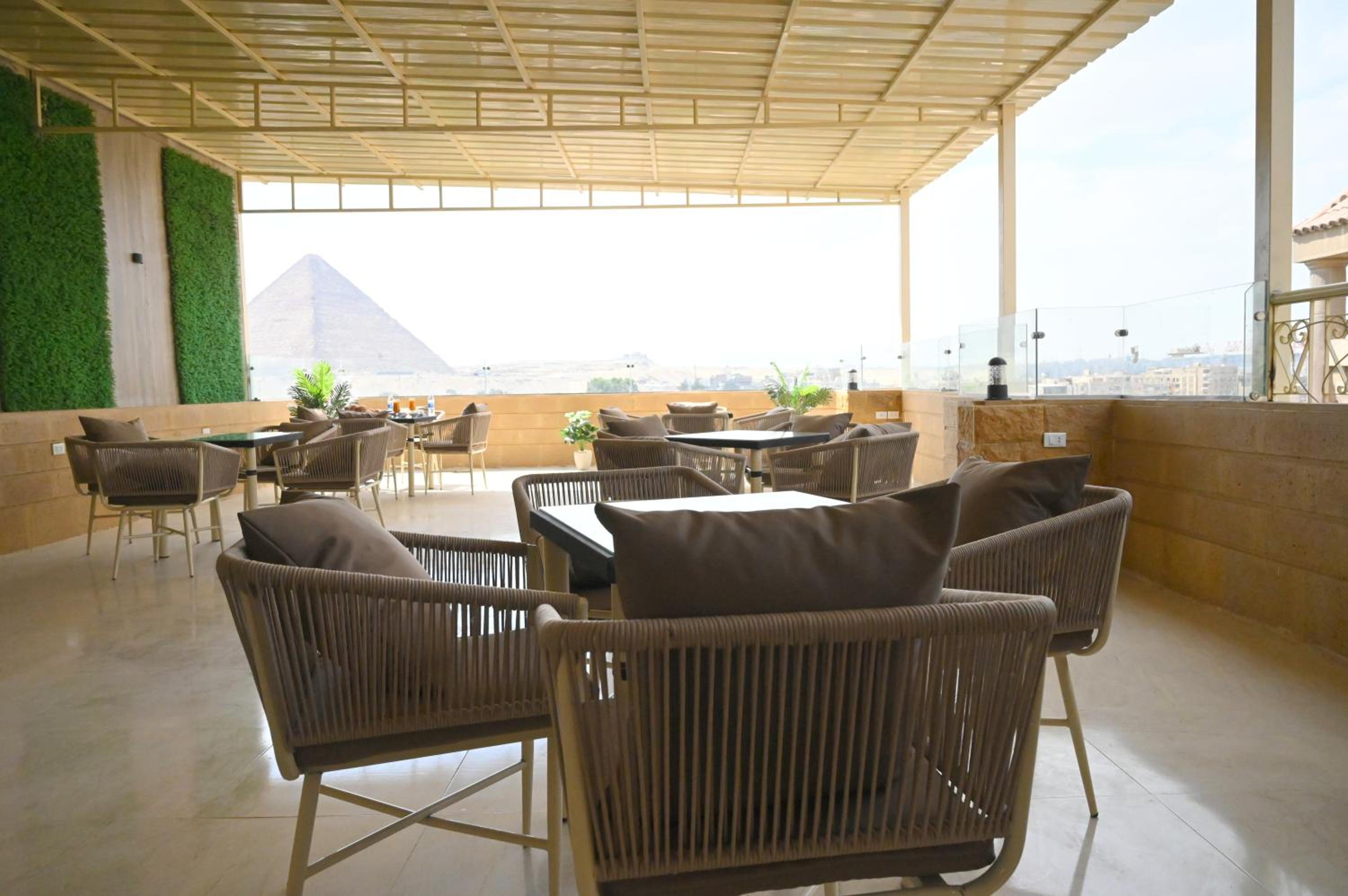 Pyramids Wonders Hotel